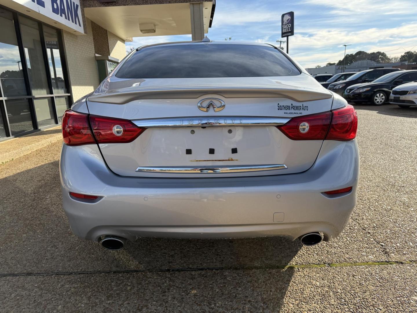 2015 SILVER INFINITI Q50 BASE; PREMIUM (JN1BV7AP2FM) , located at 922 W. Beacon St., Philadelphia, MS, 39350, (601) 650-3675, 32.770447, -89.127151 - Photo#4