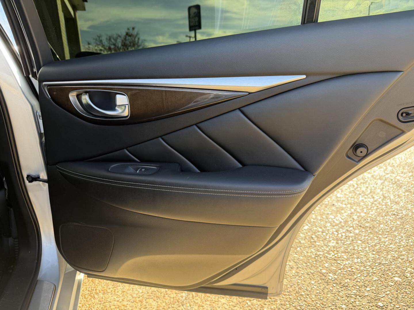 2015 SILVER INFINITI Q50 BASE; PREMIUM (JN1BV7AP2FM) , located at 922 W. Beacon St., Philadelphia, MS, 39350, (601) 650-3675, 32.770447, -89.127151 - Photo#15