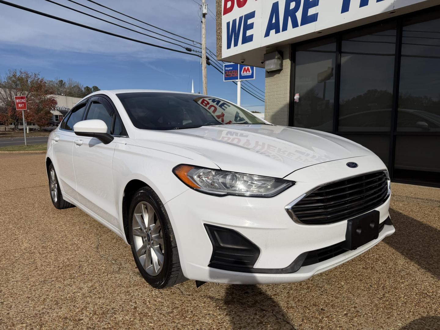 2020 WHITE FORD FUSION SE (3FA6P0HDXLR) , located at 922 W. Beacon St., Philadelphia, MS, 39350, (601) 650-3675, 32.770447, -89.127151 - Photo#0