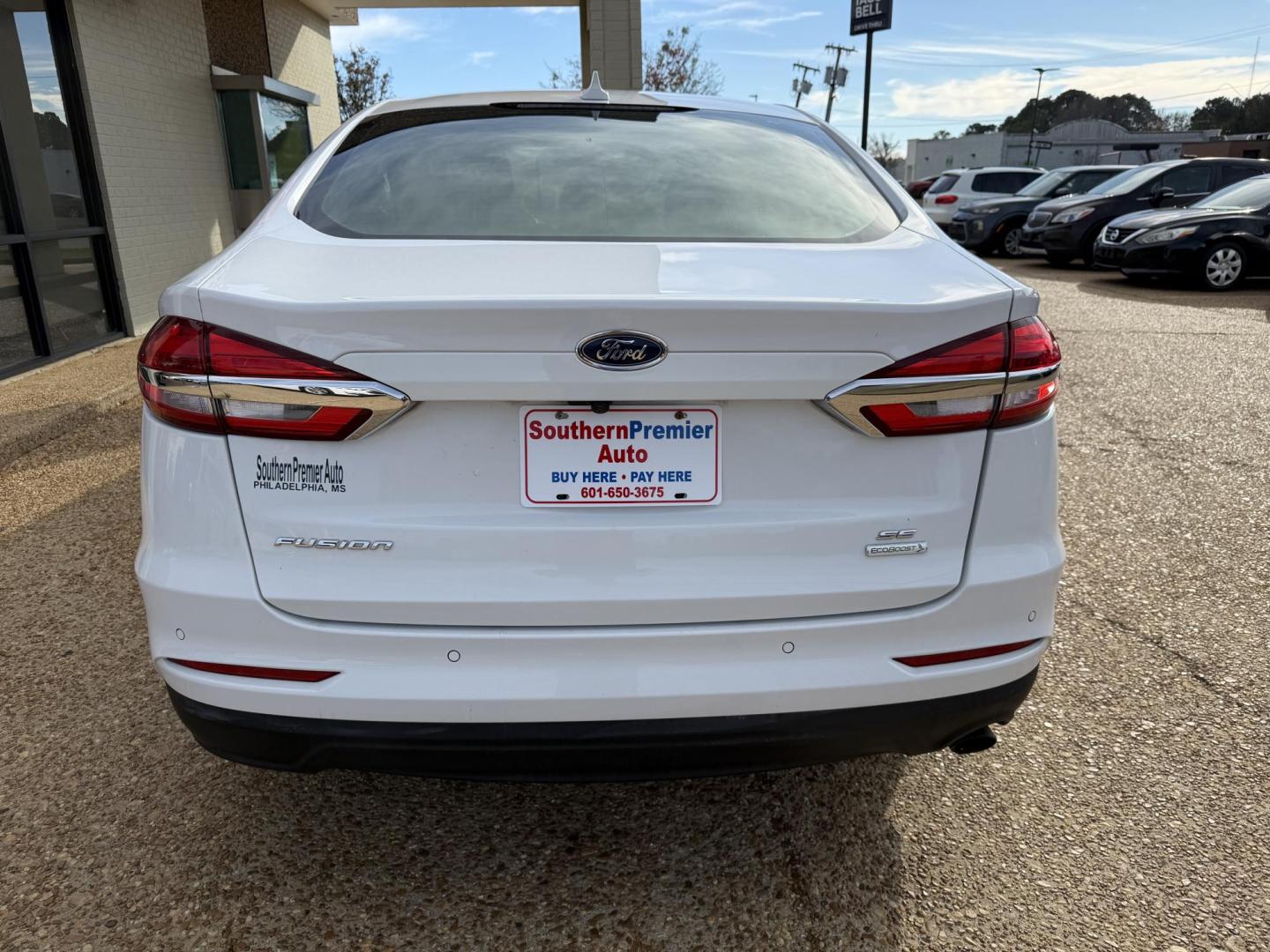 2020 WHITE FORD FUSION SE (3FA6P0HDXLR) , located at 922 W. Beacon St., Philadelphia, MS, 39350, (601) 650-3675, 32.770447, -89.127151 - Photo#4