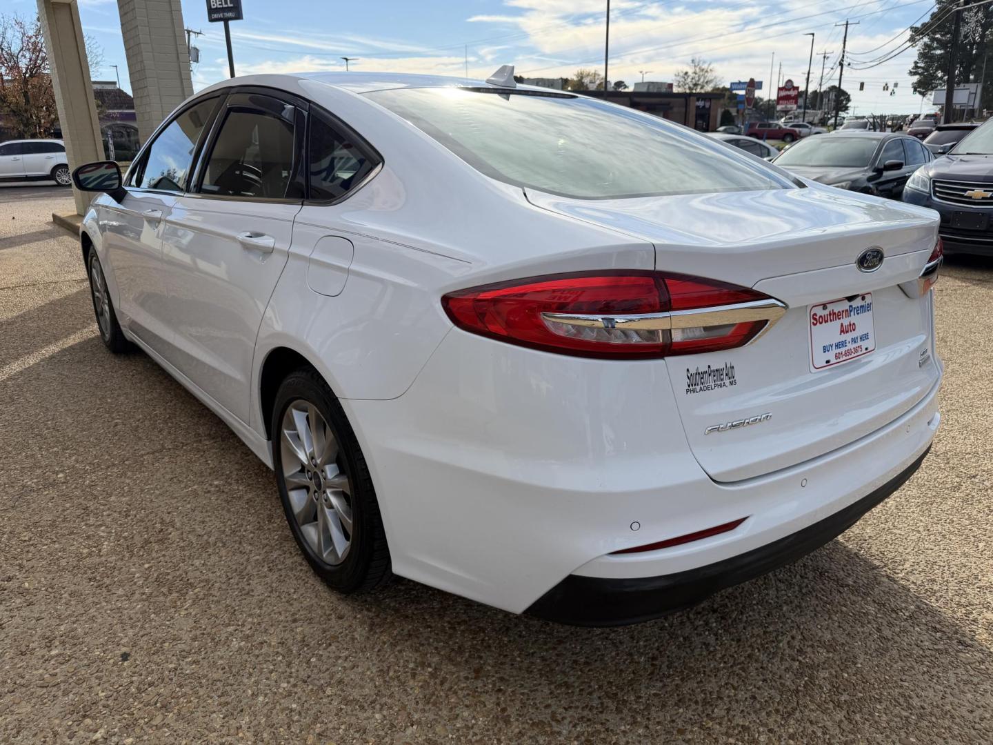 2020 WHITE FORD FUSION SE (3FA6P0HDXLR) , located at 922 W. Beacon St., Philadelphia, MS, 39350, (601) 650-3675, 32.770447, -89.127151 - Photo#3