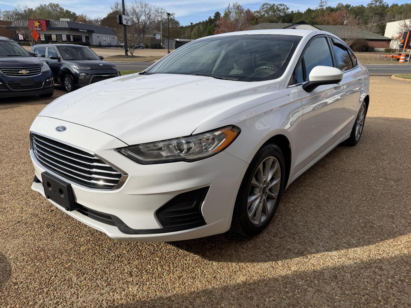 2020 WHITE FORD FUSION SE (3FA6P0HDXLR) , located at 922 W. Beacon St., Philadelphia, MS, 39350, (601) 650-3675, 32.770447, -89.127151 - Photo#2
