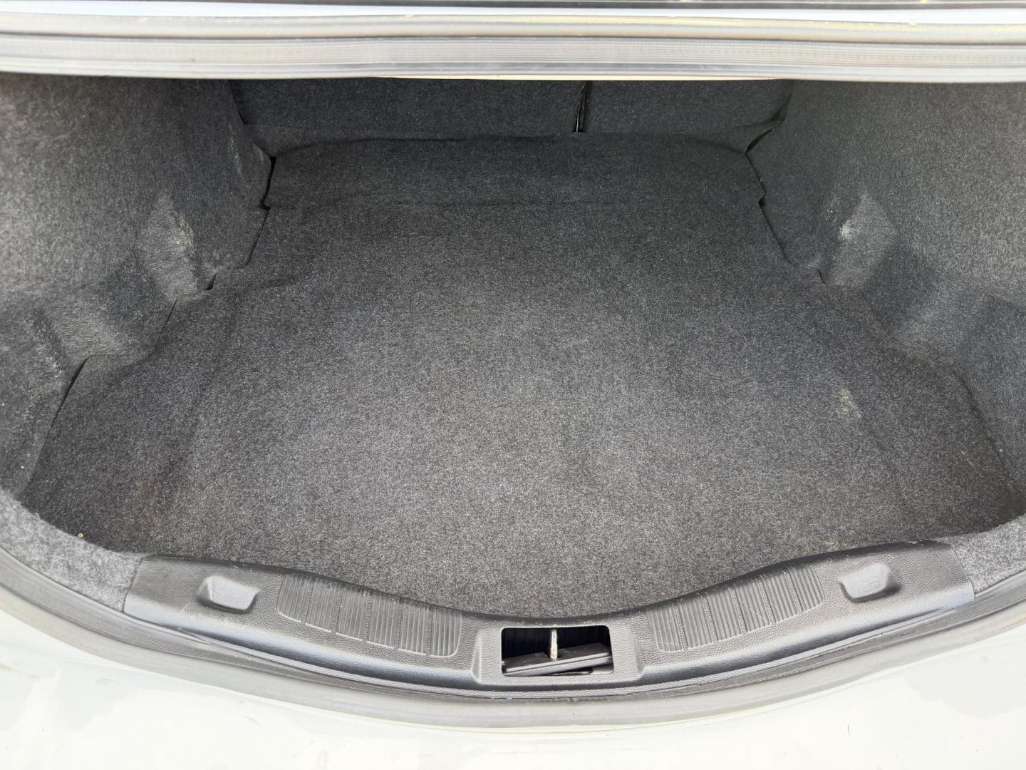 2020 WHITE FORD FUSION SE (3FA6P0HDXLR) , located at 922 W. Beacon St., Philadelphia, MS, 39350, (601) 650-3675, 32.770447, -89.127151 - Photo#19