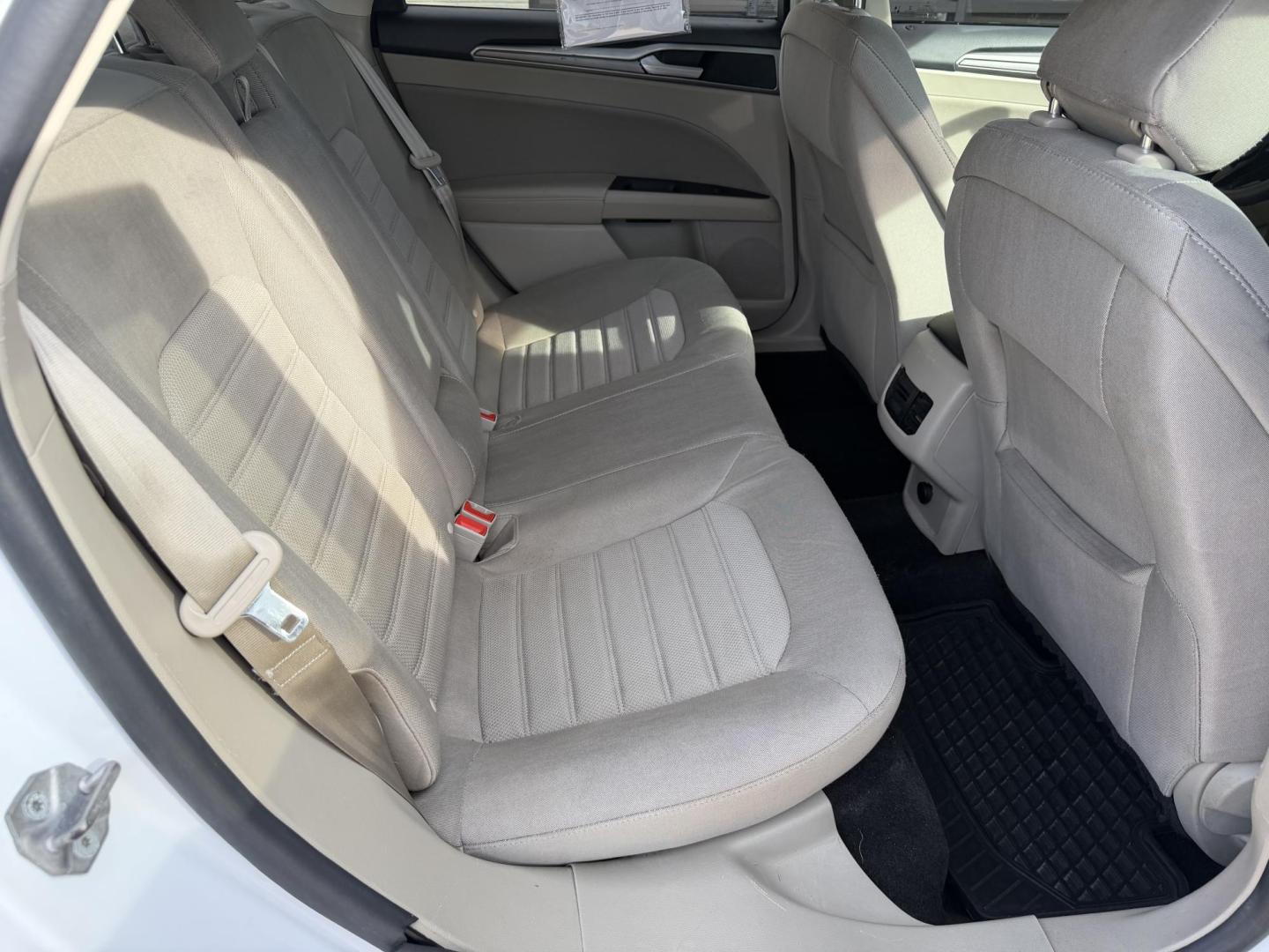 2020 WHITE FORD FUSION SE (3FA6P0HDXLR) , located at 922 W. Beacon St., Philadelphia, MS, 39350, (601) 650-3675, 32.770447, -89.127151 - Photo#14