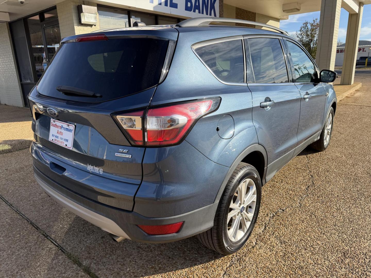 2018 BLUE FORD ESCAPE SE (1FMCU0GD3JU) , located at 922 W. Beacon St., Philadelphia, MS, 39350, (601) 650-3675, 32.770447, -89.127151 - Photo#5