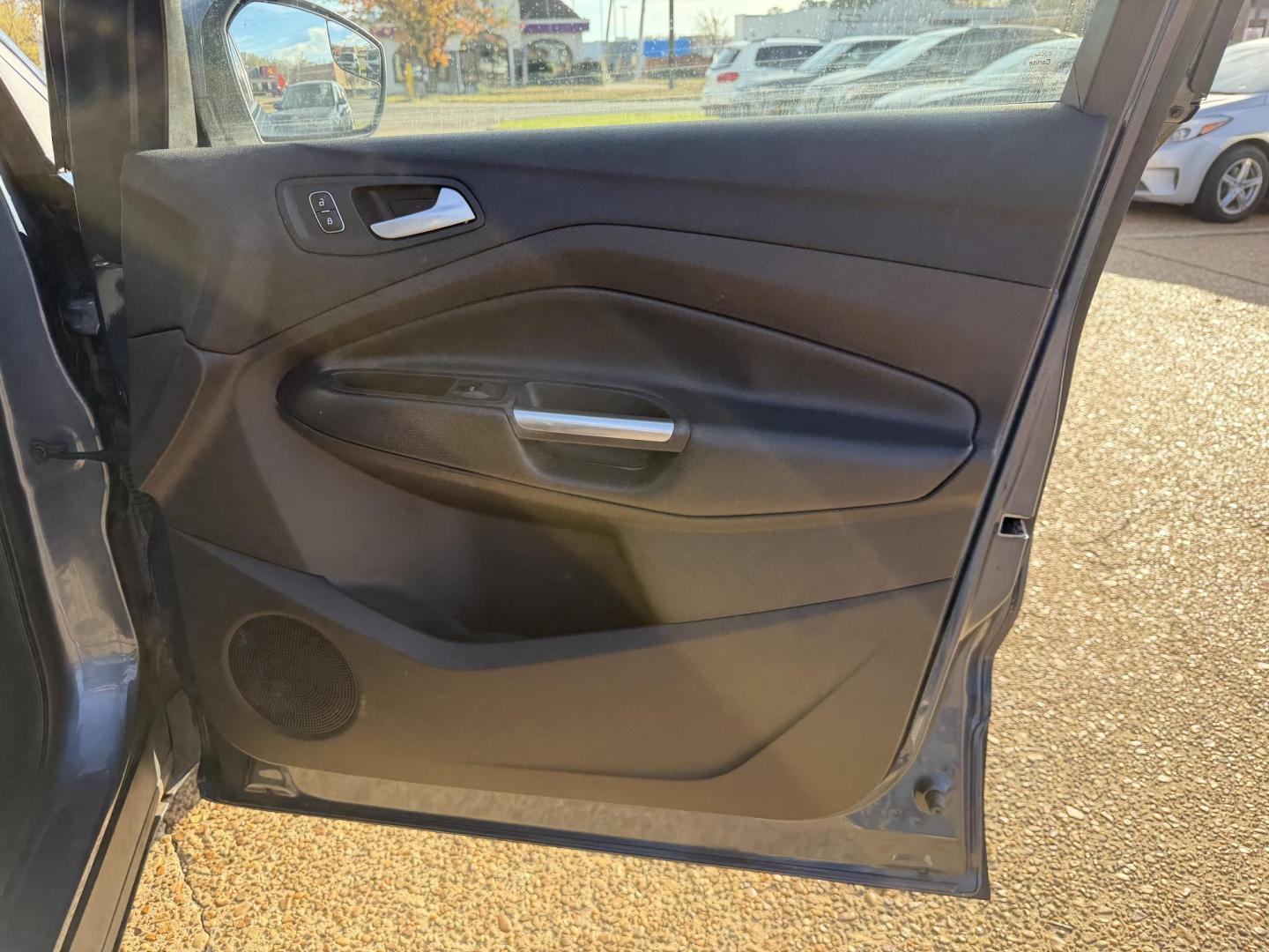 2018 BLUE FORD ESCAPE SE (1FMCU0GD3JU) , located at 922 W. Beacon St., Philadelphia, MS, 39350, (601) 650-3675, 32.770447, -89.127151 - Photo#10