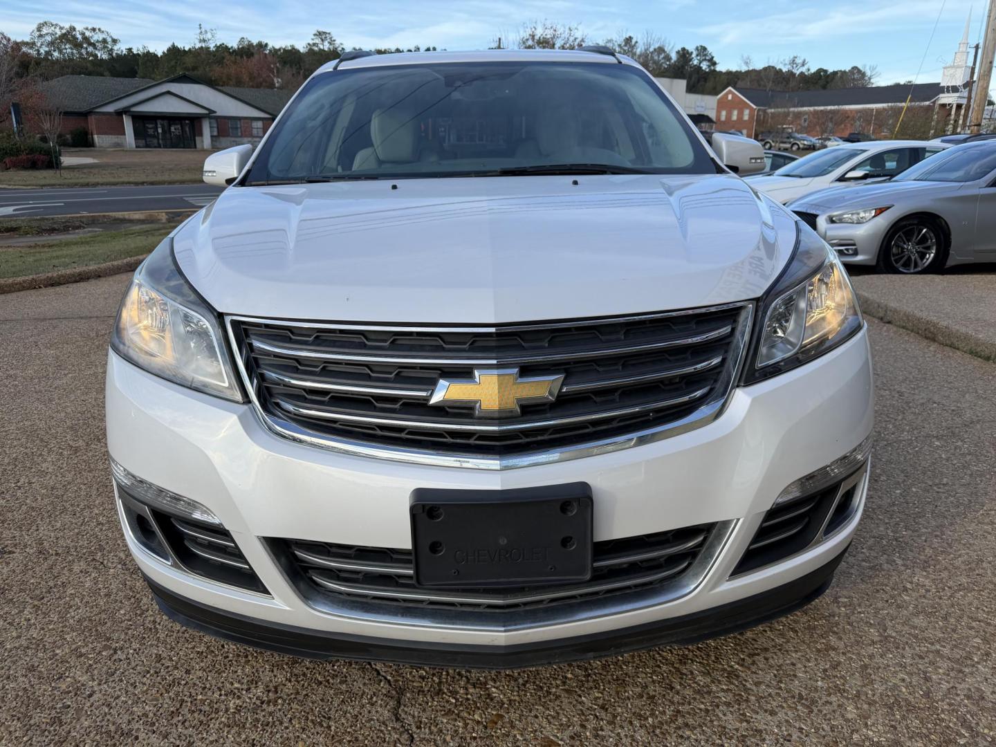 2016 WHITE CHEVROLET TRAVERSE LTZ (1GNKRJKD1GJ) , located at 922 W. Beacon St., Philadelphia, MS, 39350, (601) 650-3675, 32.770447, -89.127151 - Photo#1