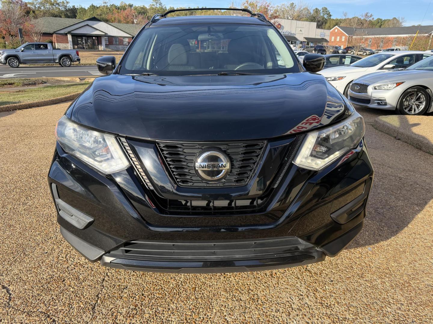 2018 BLACK NISSAN ROGUE SV (5N1AT2MT2JC) , located at 922 W. Beacon St., Philadelphia, MS, 39350, (601) 650-3675, 32.770447, -89.127151 - Photo#1