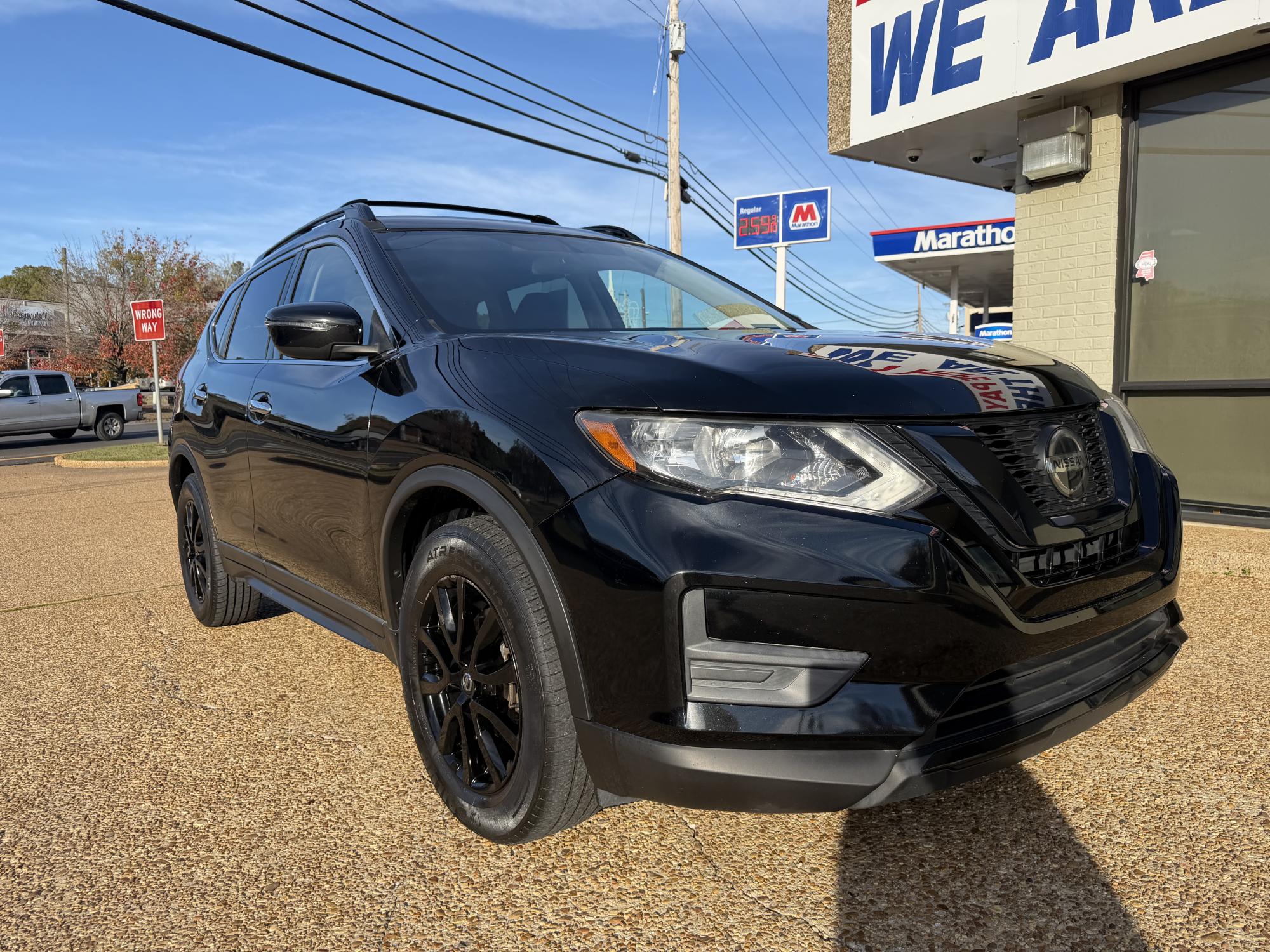 photo of 2018 NISSAN ROGUE SV 