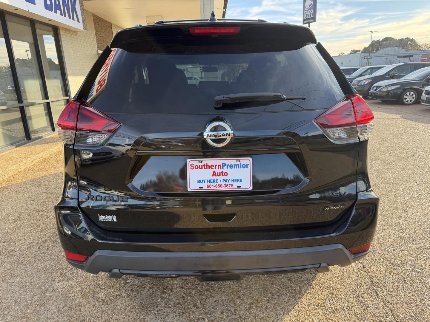2018 BLACK NISSAN ROGUE SV (5N1AT2MT2JC) , located at 922 W. Beacon St., Philadelphia, MS, 39350, (601) 650-3675, 32.770447, -89.127151 - Photo#4