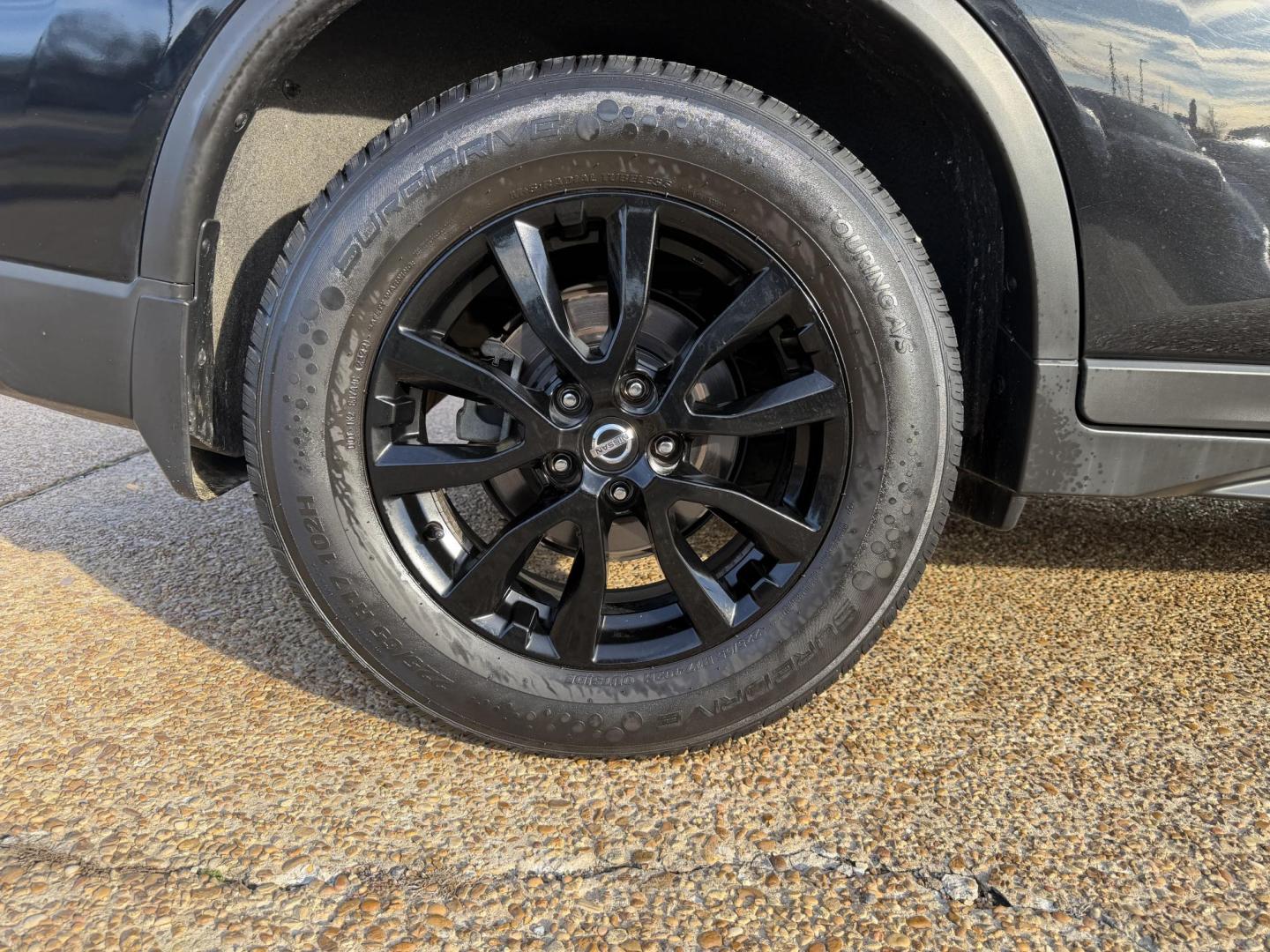 2018 BLACK NISSAN ROGUE SV (5N1AT2MT2JC) , located at 922 W. Beacon St., Philadelphia, MS, 39350, (601) 650-3675, 32.770447, -89.127151 - Photo#7