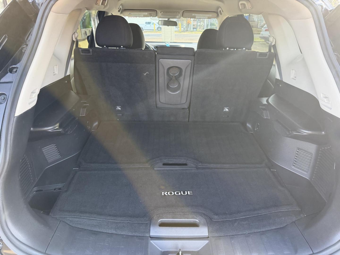 2018 BLACK NISSAN ROGUE SV (5N1AT2MT2JC) , located at 922 W. Beacon St., Philadelphia, MS, 39350, (601) 650-3675, 32.770447, -89.127151 - Photo#19