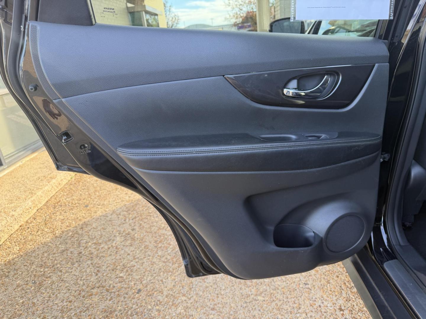 2018 BLACK NISSAN ROGUE SV (5N1AT2MT2JC) , located at 922 W. Beacon St., Philadelphia, MS, 39350, (601) 650-3675, 32.770447, -89.127151 - Photo#12