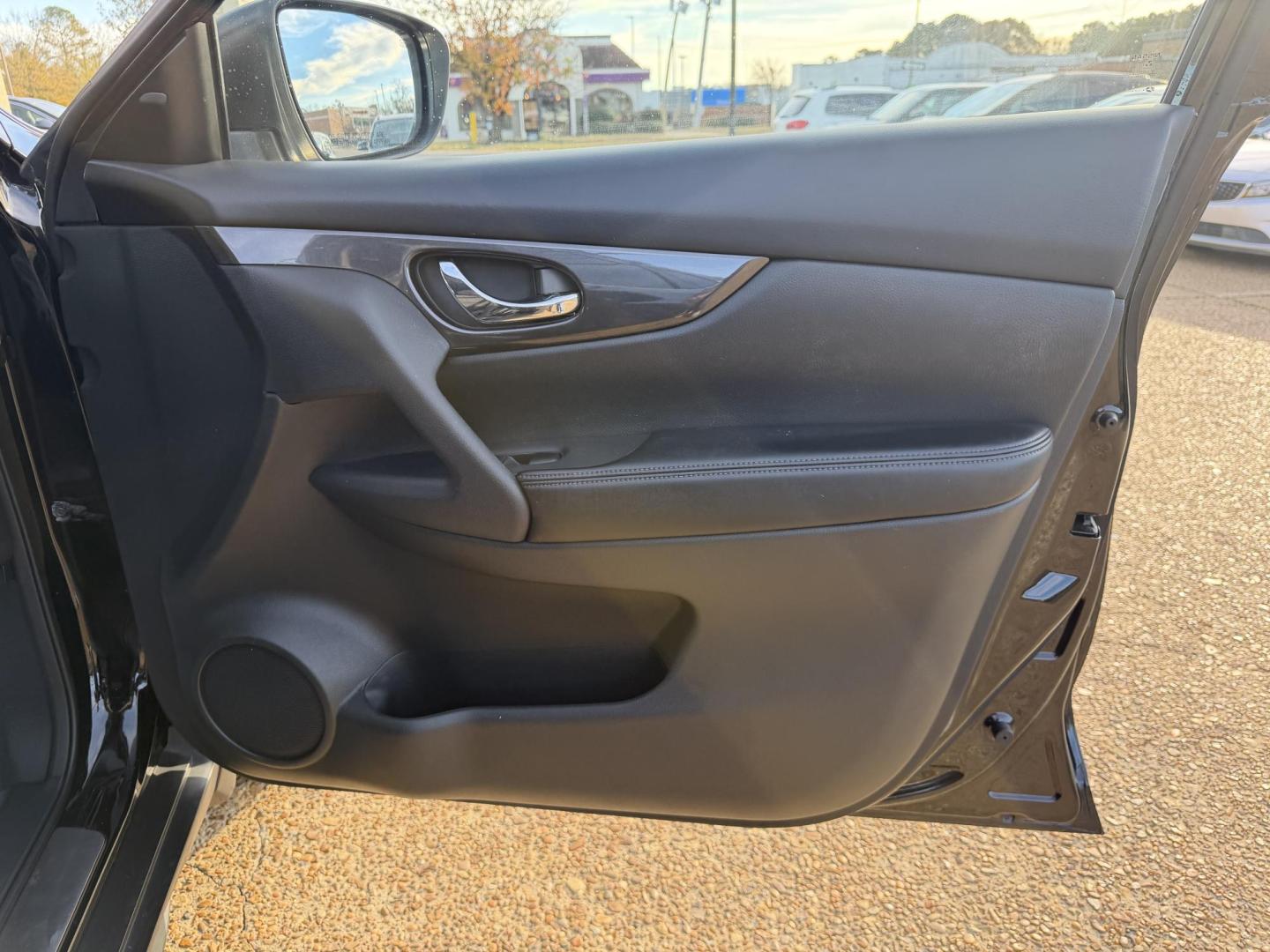 2018 BLACK NISSAN ROGUE SV (5N1AT2MT2JC) , located at 922 W. Beacon St., Philadelphia, MS, 39350, (601) 650-3675, 32.770447, -89.127151 - Photo#11