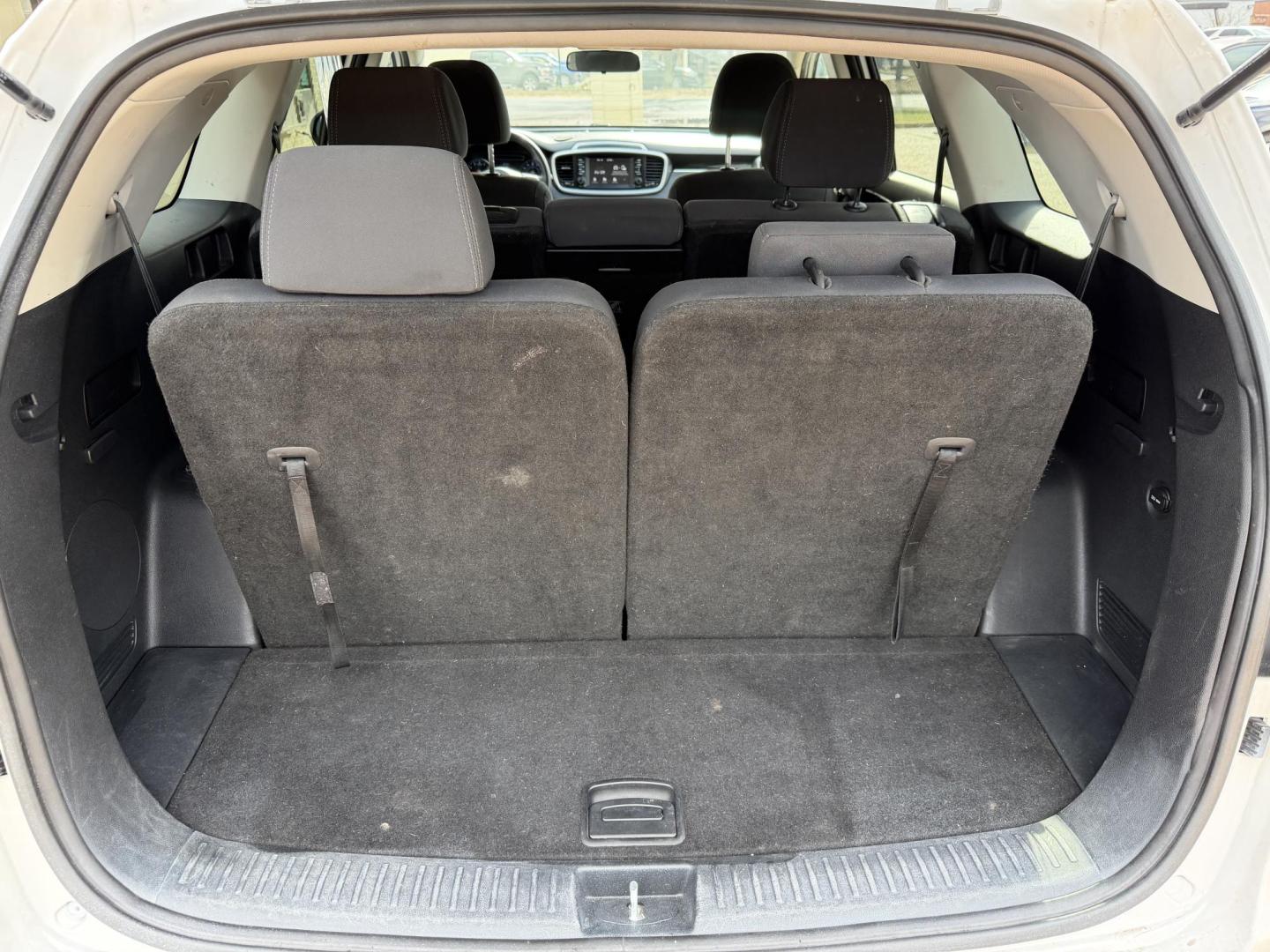 2020 WHITE KIA SORENTO LX (5XYPG4A51LG) , located at 922 W. Beacon St., Philadelphia, MS, 39350, (601) 650-3675, 32.770447, -89.127151 - Photo#19