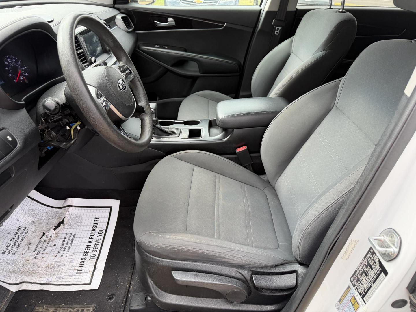 2020 WHITE KIA SORENTO LX (5XYPG4A51LG) , located at 922 W. Beacon St., Philadelphia, MS, 39350, (601) 650-3675, 32.770447, -89.127151 - Photo#9