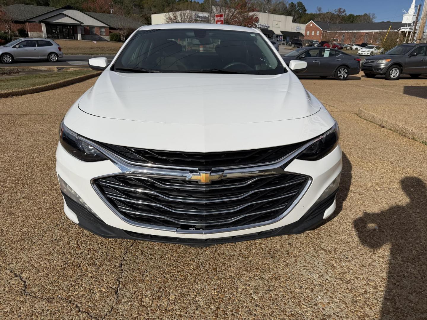 2021 WHITE CHEVROLET MALIBU LT (1G1ZD5ST6MF) , located at 922 W. Beacon St., Philadelphia, MS, 39350, (601) 650-3675, 32.770447, -89.127151 - Photo#1