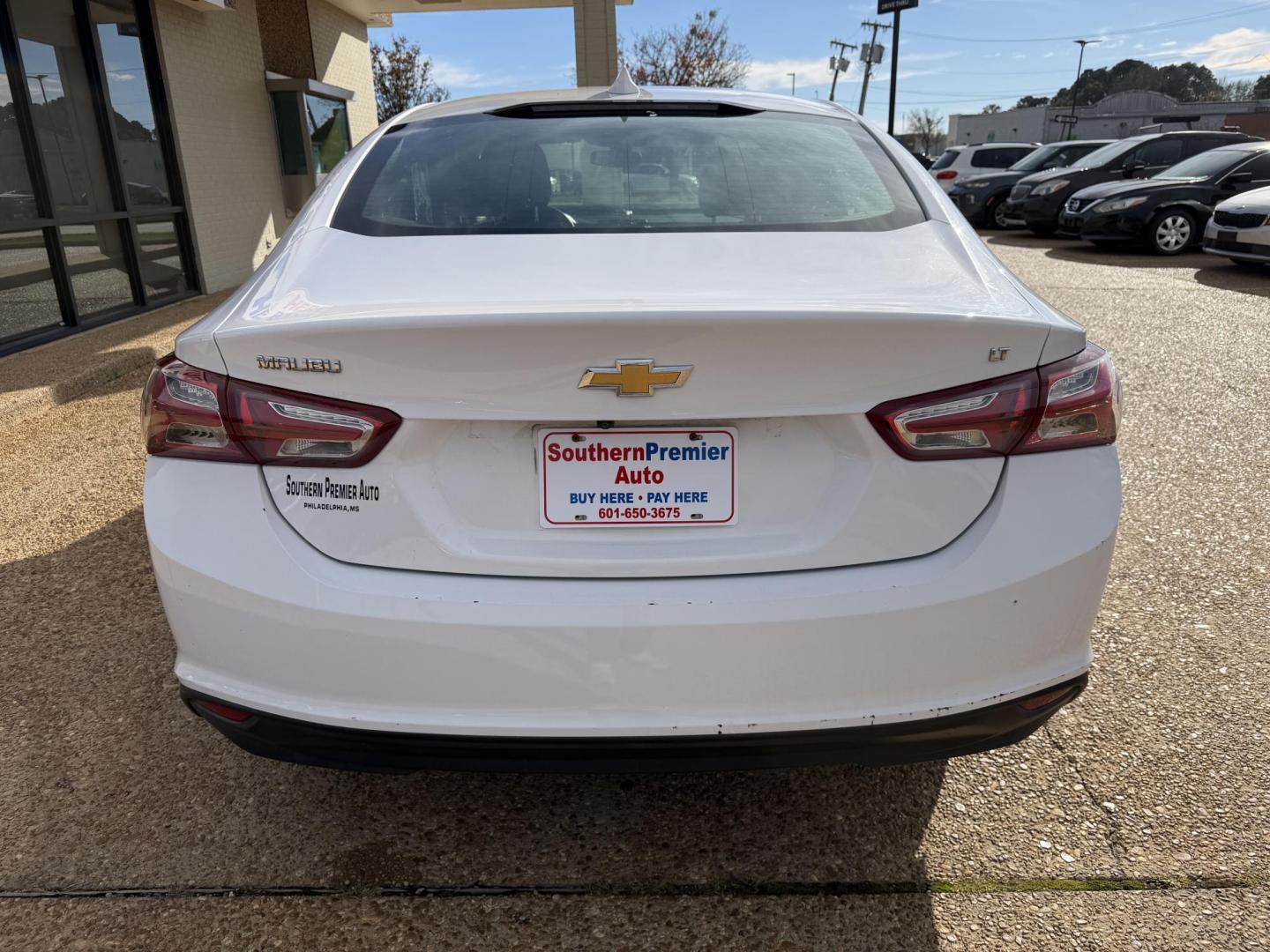 2021 WHITE CHEVROLET MALIBU LT (1G1ZD5ST6MF) , located at 922 W. Beacon St., Philadelphia, MS, 39350, (601) 650-3675, 32.770447, -89.127151 - Photo#4