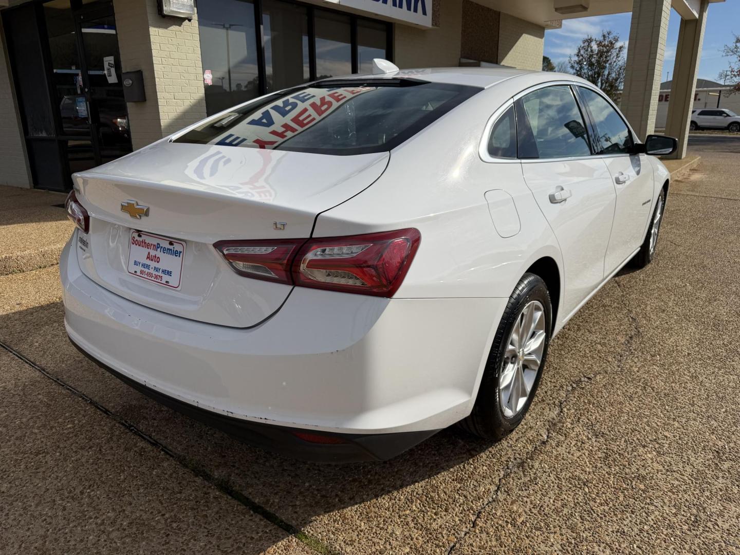 2021 WHITE CHEVROLET MALIBU LT (1G1ZD5ST6MF) , located at 922 W. Beacon St., Philadelphia, MS, 39350, (601) 650-3675, 32.770447, -89.127151 - Photo#5