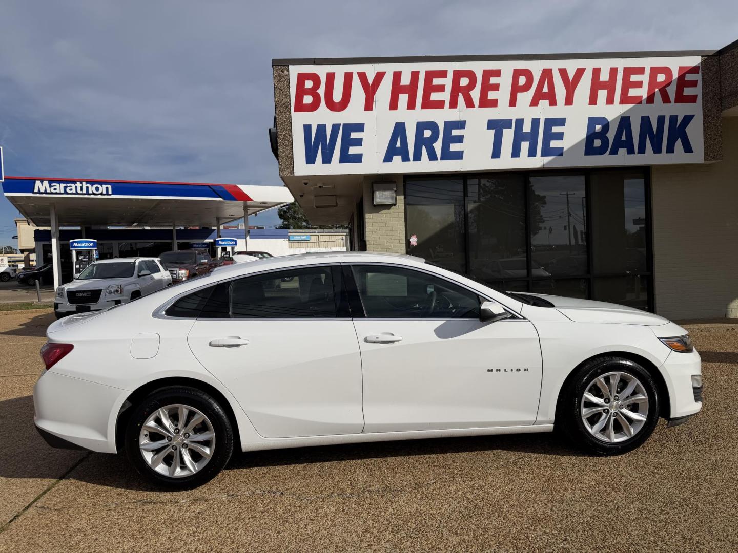 2021 WHITE CHEVROLET MALIBU LT (1G1ZD5ST6MF) , located at 922 W. Beacon St., Philadelphia, MS, 39350, (601) 650-3675, 32.770447, -89.127151 - Photo#6
