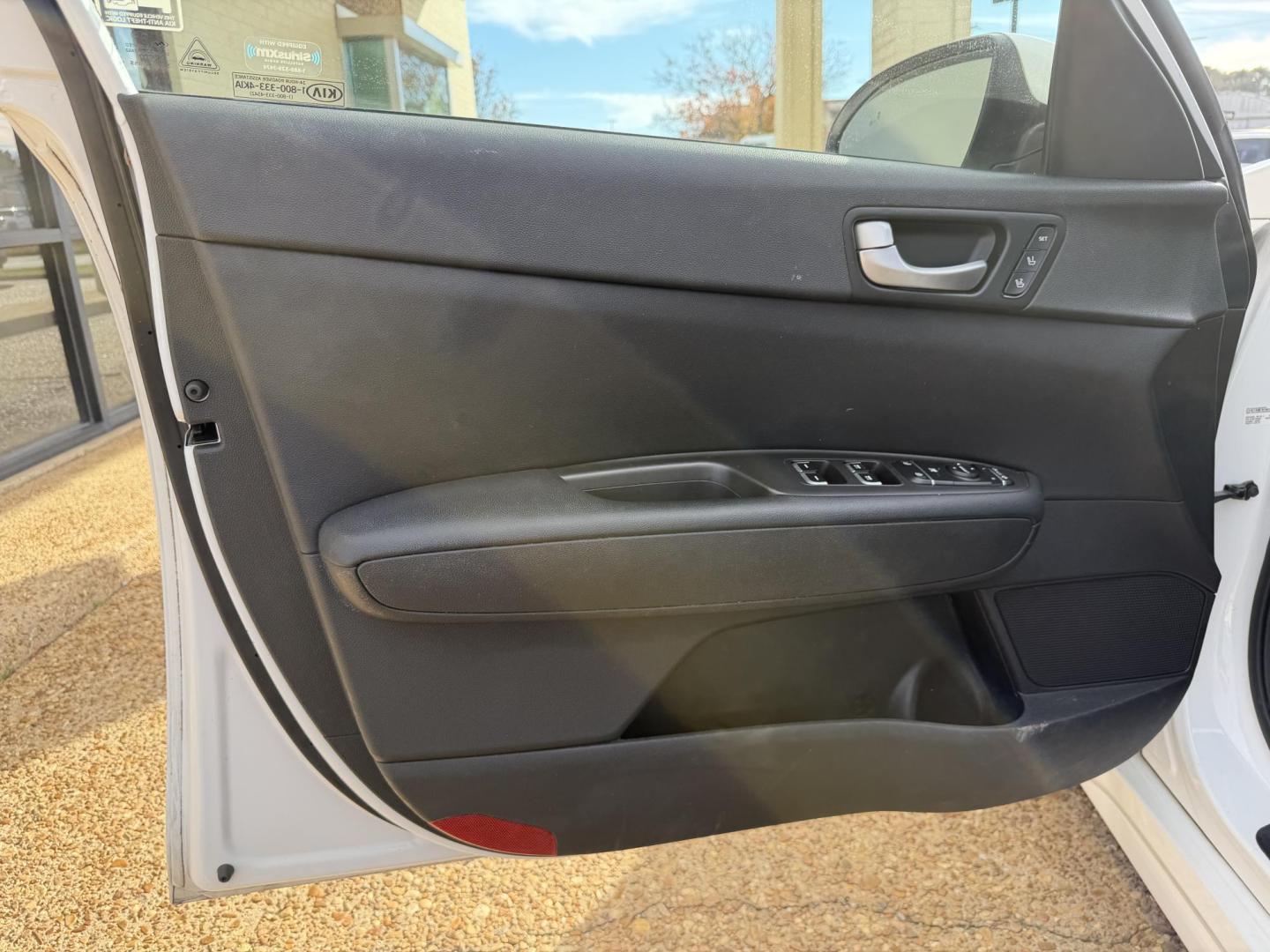 2016 WHITE KIA OPTIMA LX (5XXGT4L32GG) , located at 922 W. Beacon St., Philadelphia, MS, 39350, (601) 650-3675, 32.770447, -89.127151 - Photo#8