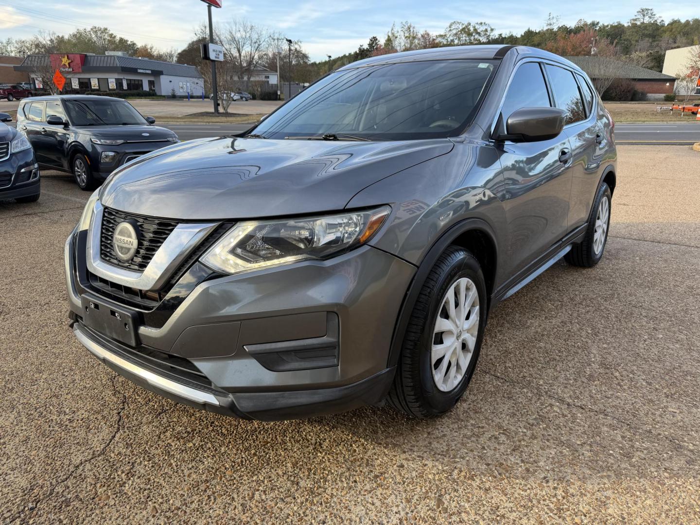 2018 GRAY NISSAN ROGUE SV (5N1AT2MT2JC) , located at 922 W. Beacon St., Philadelphia, MS, 39350, (601) 650-3675, 32.770447, -89.127151 - Photo#2