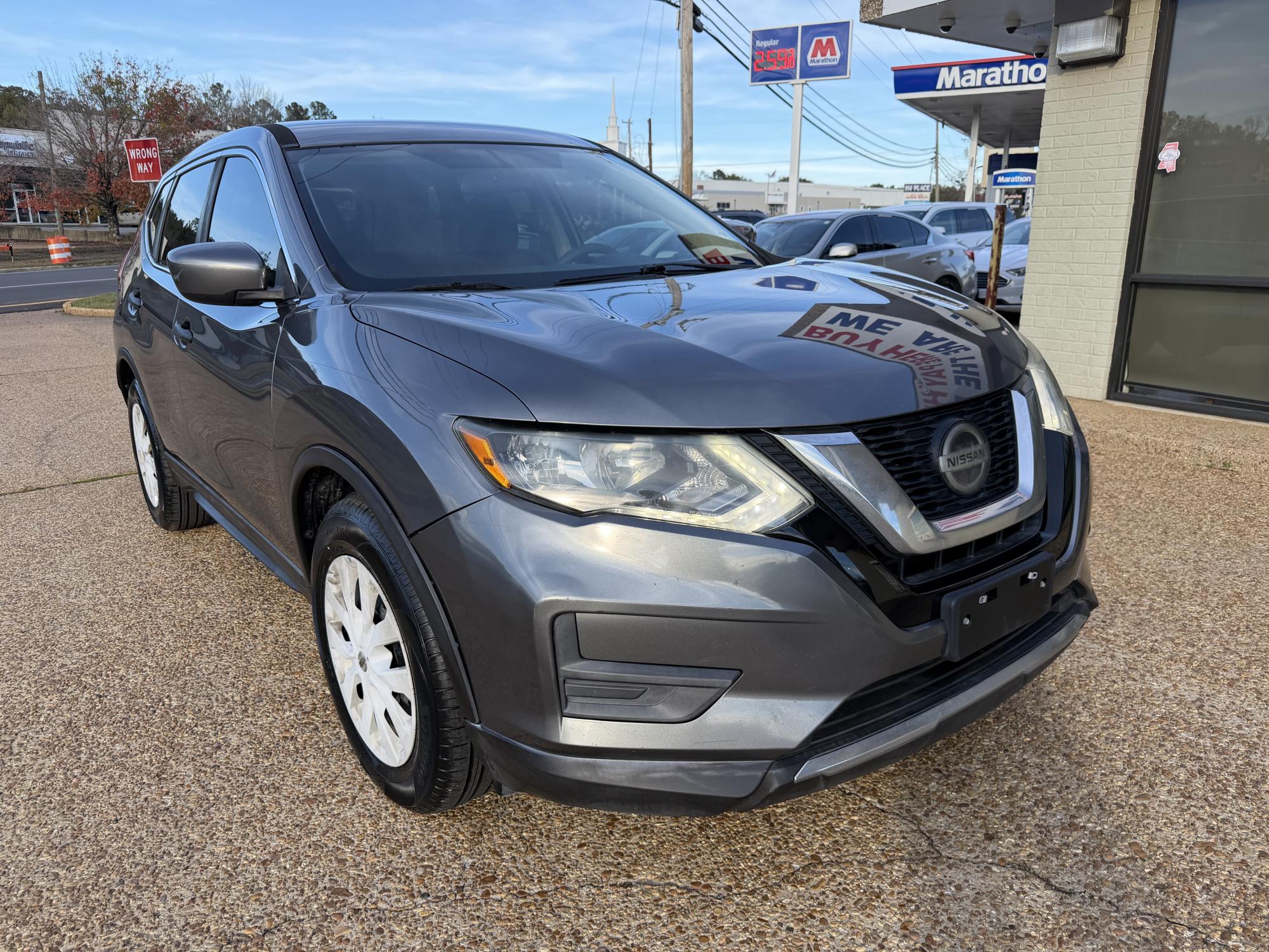 photo of 2018 NISSAN ROGUE SV 