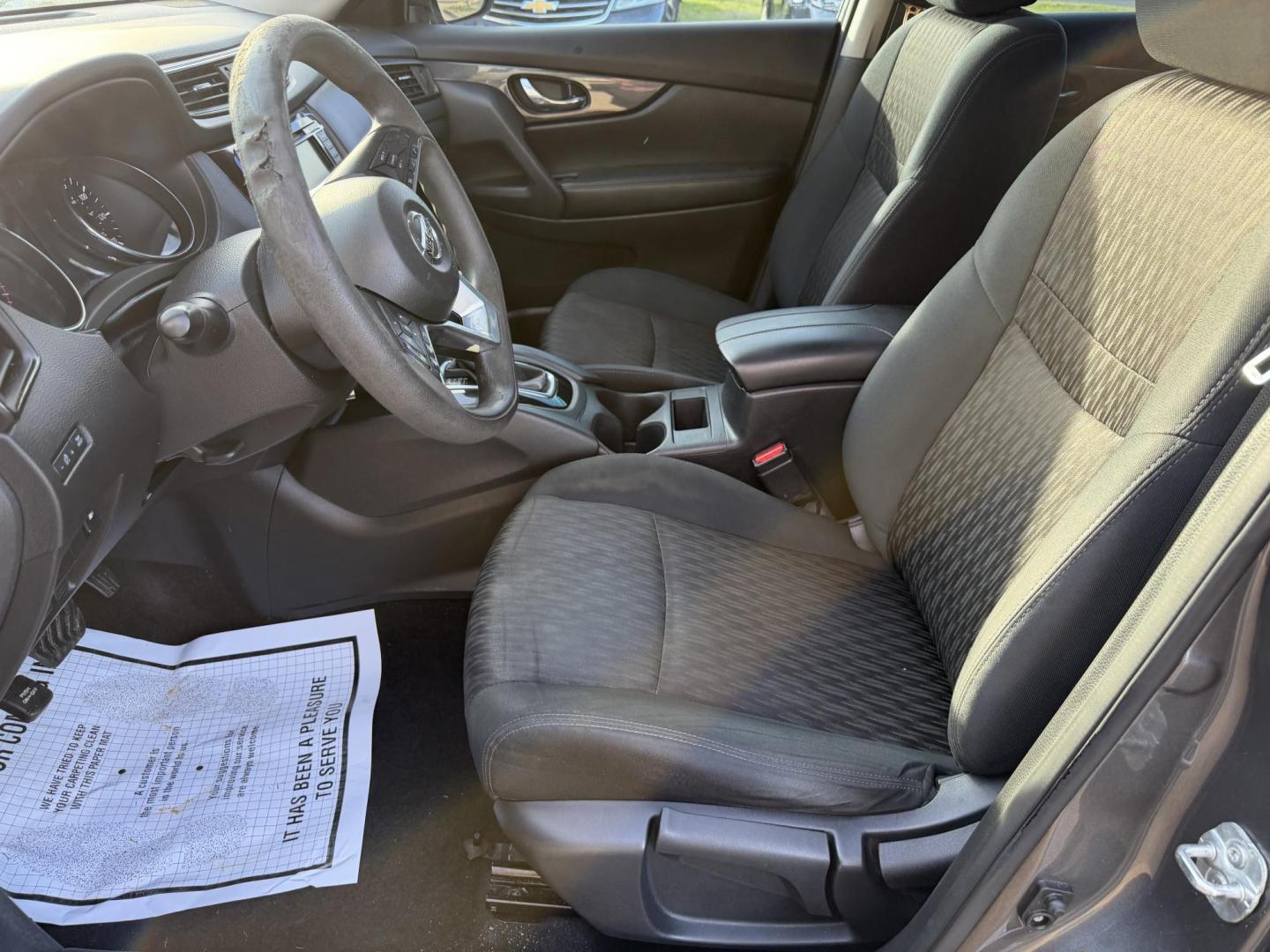 2018 GRAY NISSAN ROGUE SV (5N1AT2MT2JC) , located at 922 W. Beacon St., Philadelphia, MS, 39350, (601) 650-3675, 32.770447, -89.127151 - Photo#9