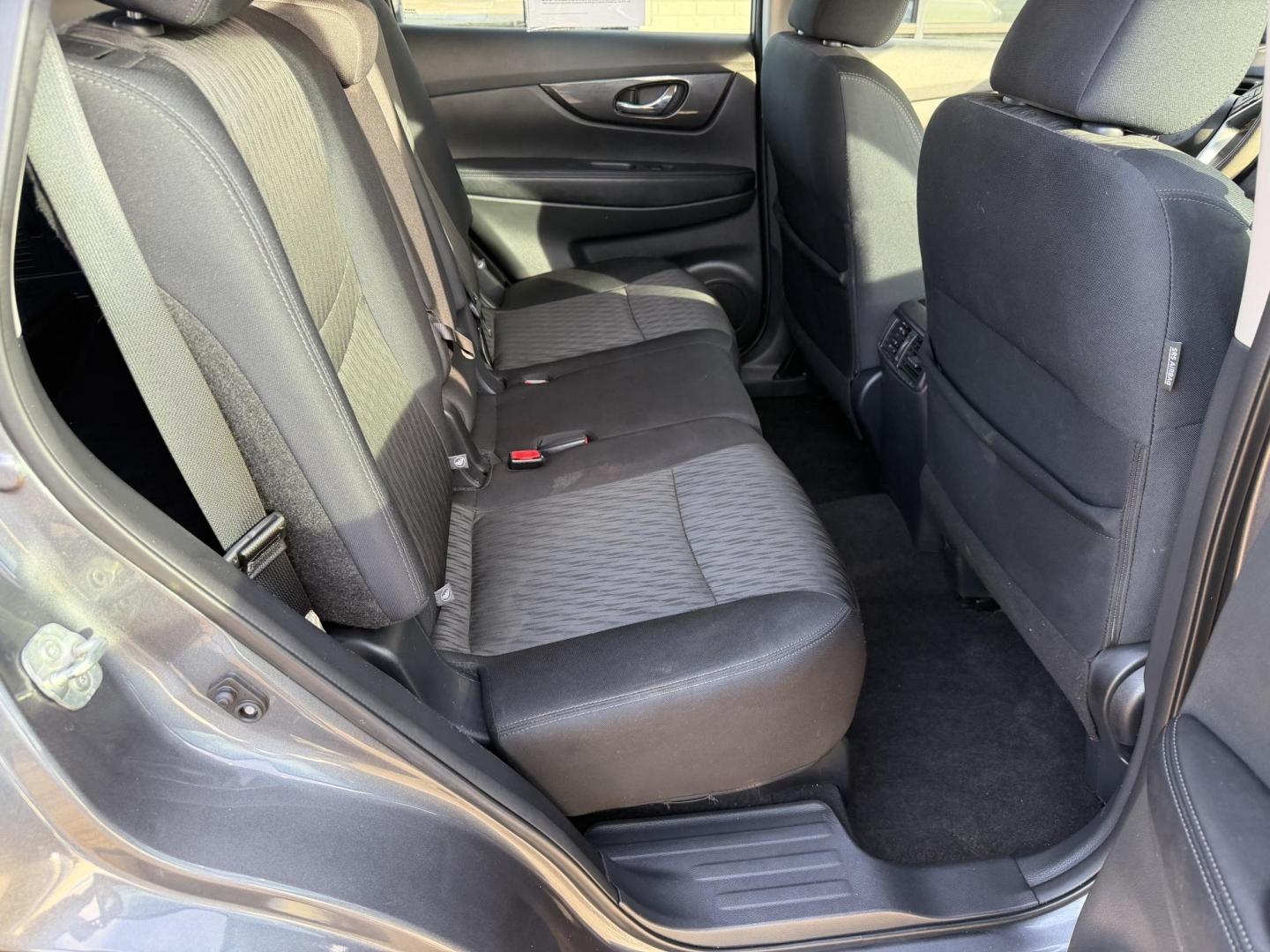 2018 GRAY NISSAN ROGUE SV (5N1AT2MT2JC) , located at 922 W. Beacon St., Philadelphia, MS, 39350, (601) 650-3675, 32.770447, -89.127151 - Photo#14