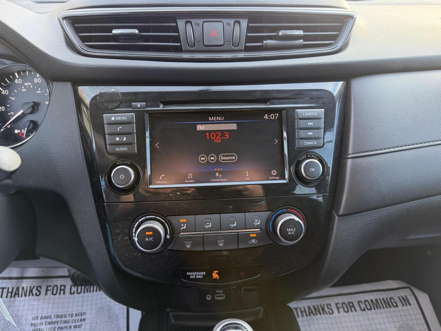 2018 GRAY NISSAN ROGUE SV (5N1AT2MT2JC) , located at 922 W. Beacon St., Philadelphia, MS, 39350, (601) 650-3675, 32.770447, -89.127151 - Photo#17