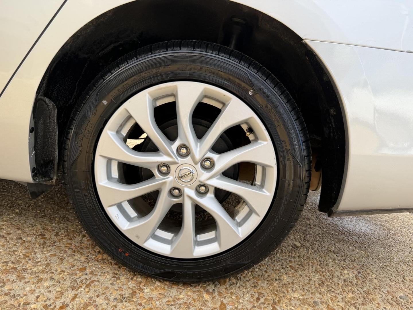 2019 SILVER NISSAN SENTRA SV (3N1AB7AP4KL) , located at 922 W. Beacon St., Philadelphia, MS, 39350, (601) 650-3675, 32.770447, -89.127151 - Photo#7