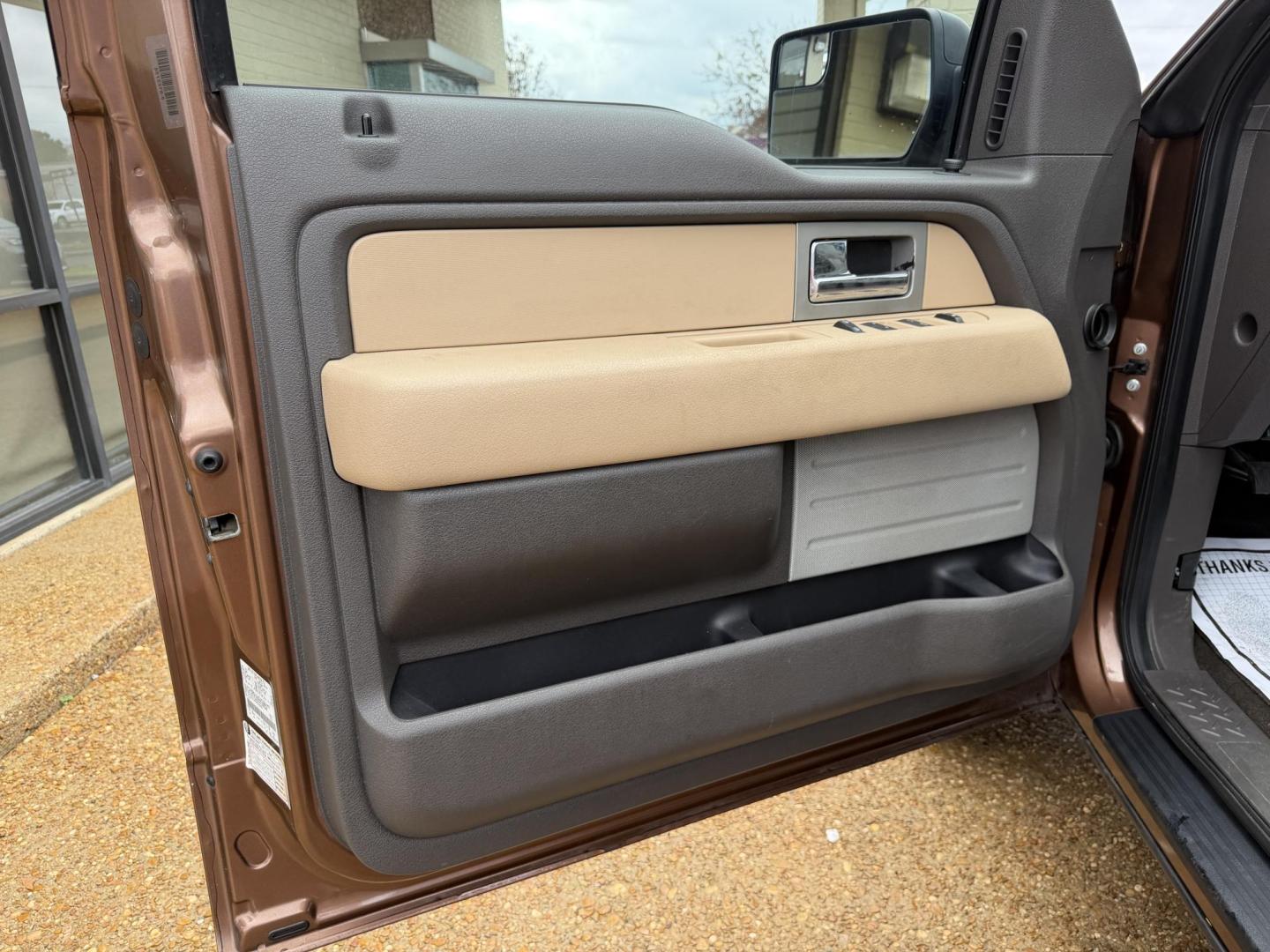 2011 GOLD FORD F-150 XLT (1FTEW1CMXBK) , located at 922 W. Beacon St., Philadelphia, MS, 39350, (601) 650-3675, 32.770447, -89.127151 - Photo#8