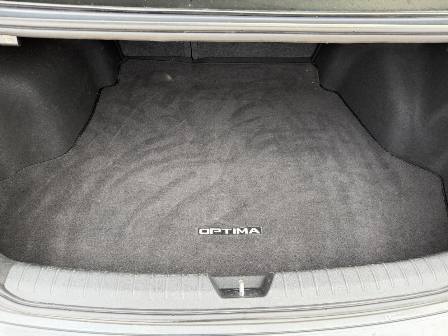 2020 GRAY KIA OPTIMA LX (5XXGT4L36LG) , located at 922 W. Beacon St., Philadelphia, MS, 39350, (601) 650-3675, 32.770447, -89.127151 - Photo#19