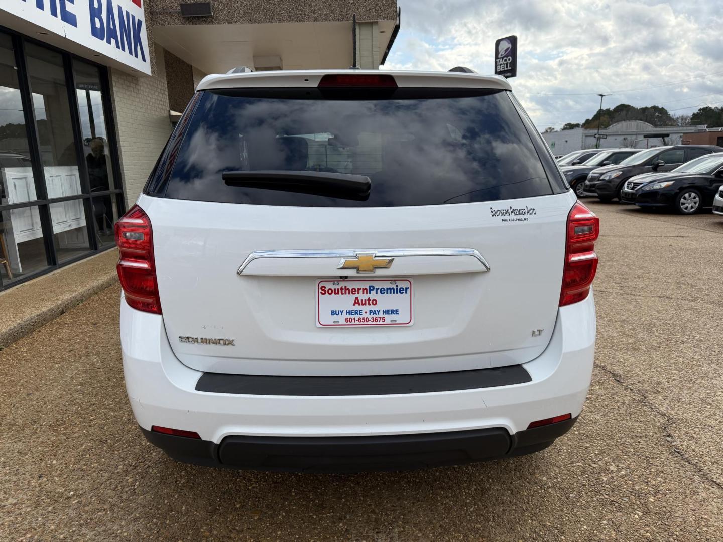 2017 WHITE CHEVROLET EQUINOX LT (2GNALCEK3H1) , located at 922 W. Beacon St., Philadelphia, MS, 39350, (601) 650-3675, 32.770447, -89.127151 - Photo#4