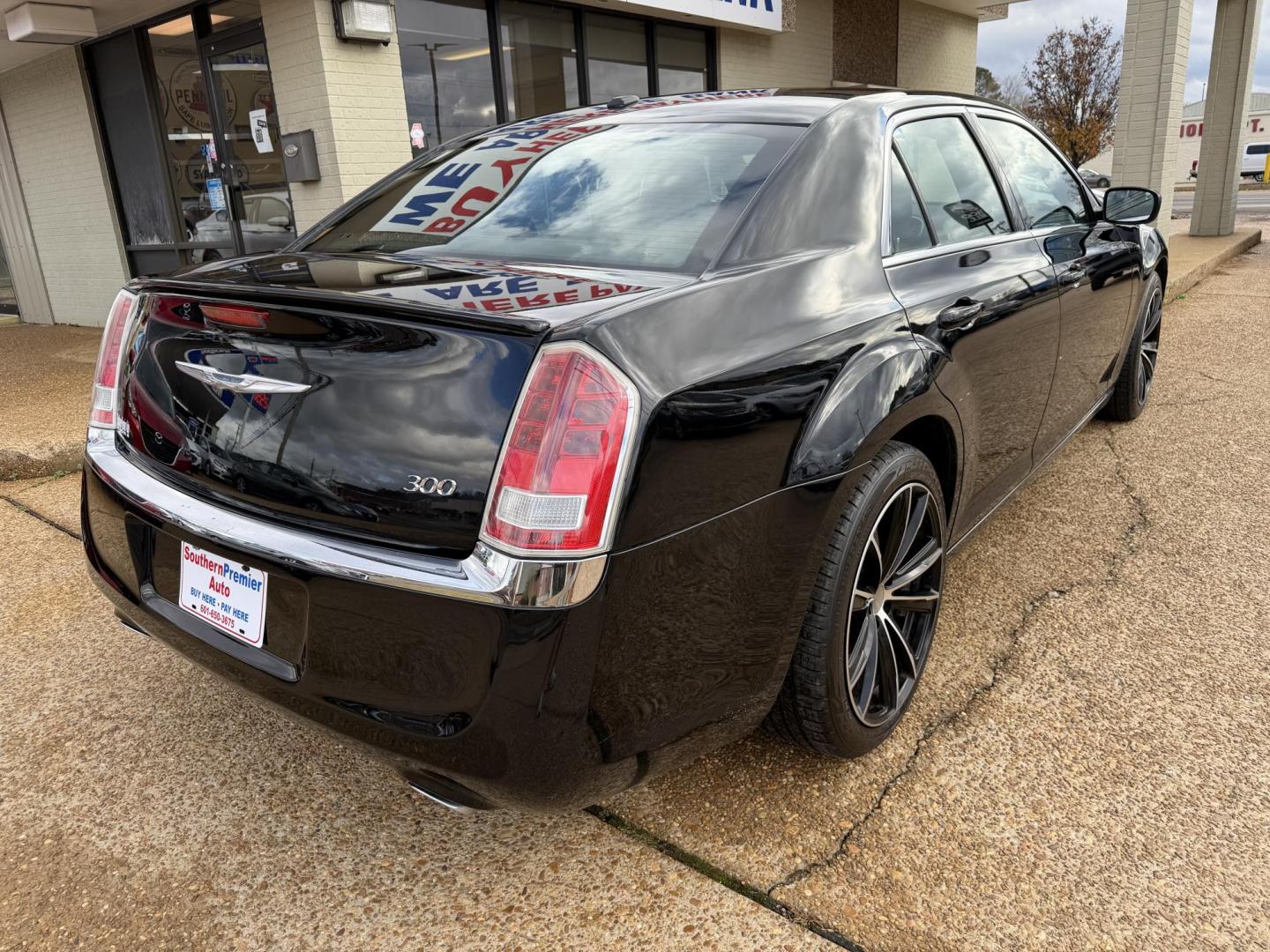 2012 BLACK CHRYSLER 300 (2C3CCAAG6CH) , located at 922 W. Beacon St., Philadelphia, MS, 39350, (601) 650-3675, 32.770447, -89.127151 - Photo#5