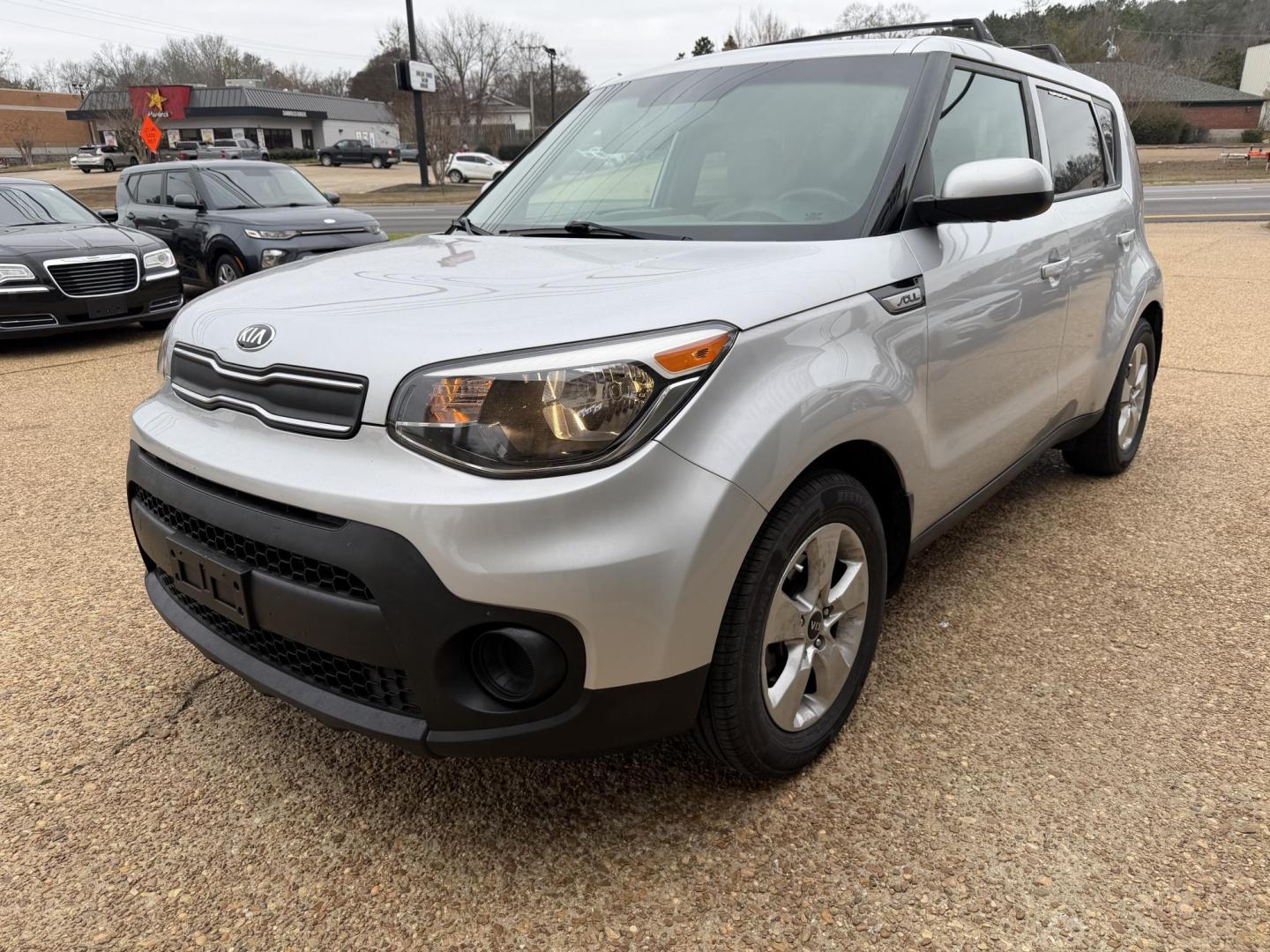 2017 SILVER KIA SOUL BASE (KNDJN2A20H7) , located at 922 W. Beacon St., Philadelphia, MS, 39350, (601) 650-3675, 32.770447, -89.127151 - Photo#2