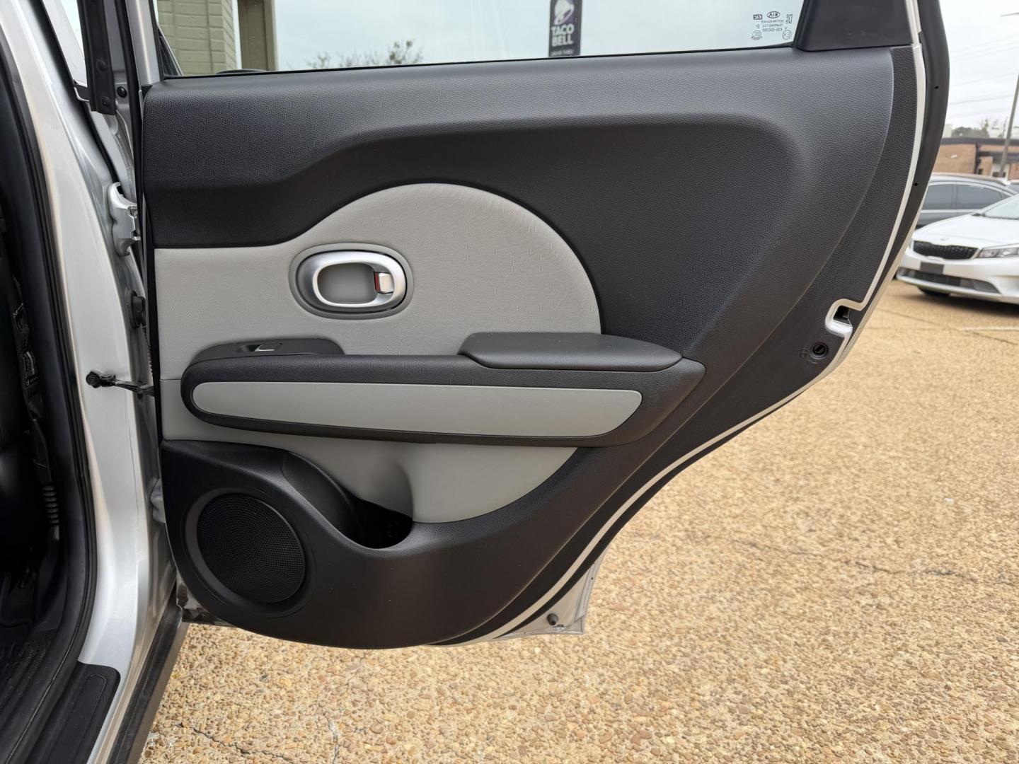 2017 SILVER KIA SOUL BASE (KNDJN2A20H7) , located at 922 W. Beacon St., Philadelphia, MS, 39350, (601) 650-3675, 32.770447, -89.127151 - Photo#15