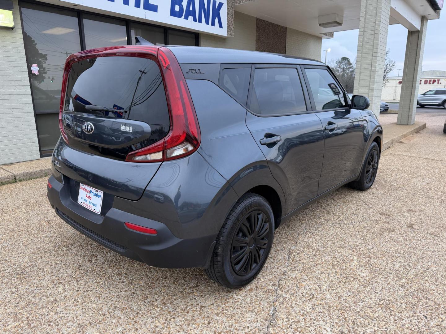 2020 GRAY KIA SOUL LX (KNDJ23AU2L7) , located at 922 W. Beacon St., Philadelphia, MS, 39350, (601) 650-3675, 32.770447, -89.127151 - Photo#5