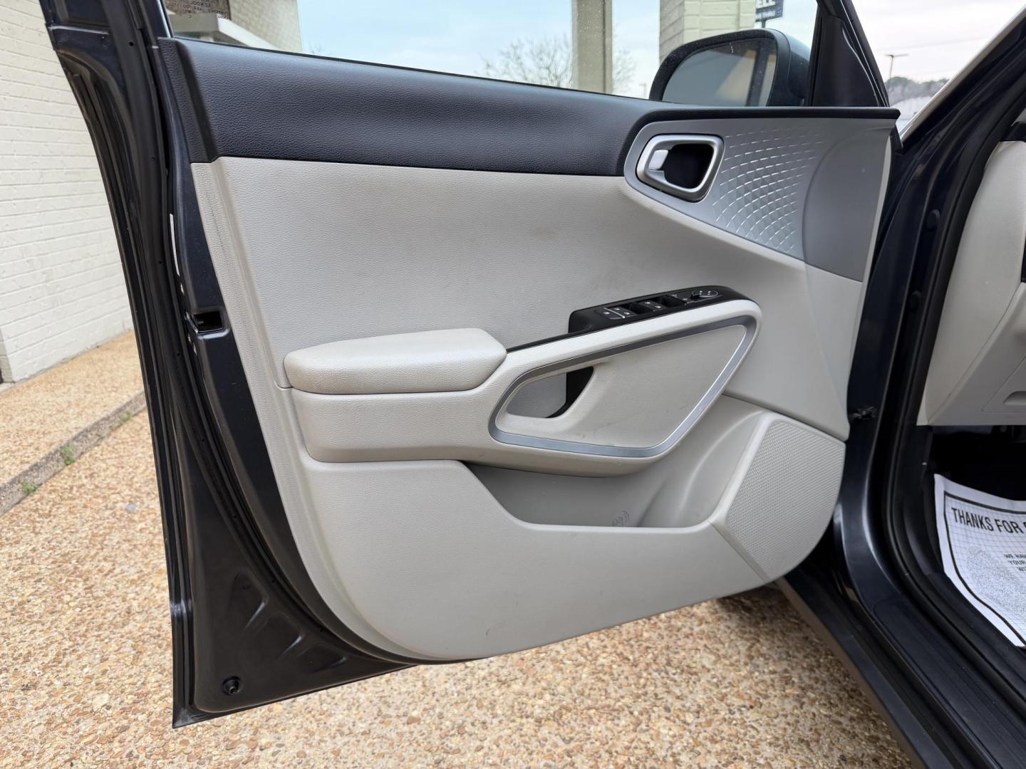 2020 GRAY KIA SOUL LX (KNDJ23AU2L7) , located at 922 W. Beacon St., Philadelphia, MS, 39350, (601) 650-3675, 32.770447, -89.127151 - Photo#8