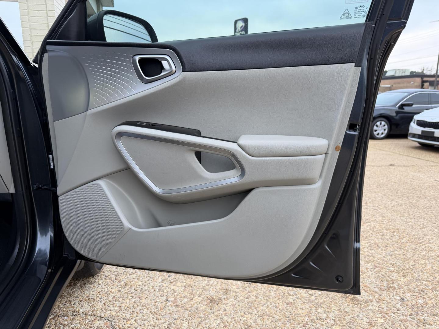 2020 GRAY KIA SOUL LX (KNDJ23AU2L7) , located at 922 W. Beacon St., Philadelphia, MS, 39350, (601) 650-3675, 32.770447, -89.127151 - Photo#11