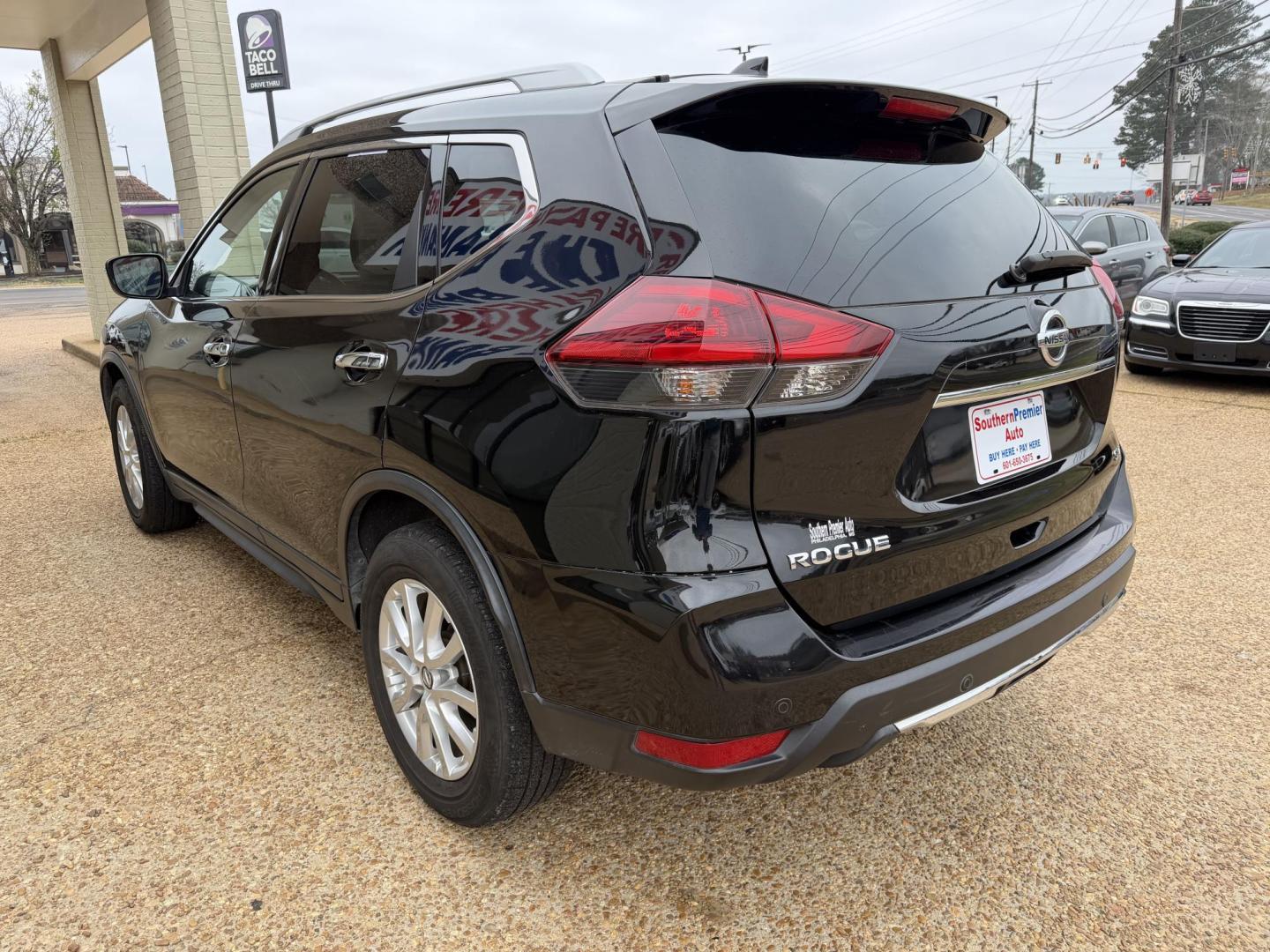2019 BLACK NISSAN ROGUE SV (5N1AT2MT4KC) , located at 922 W. Beacon St., Philadelphia, MS, 39350, (601) 650-3675, 32.770447, -89.127151 - Photo#3