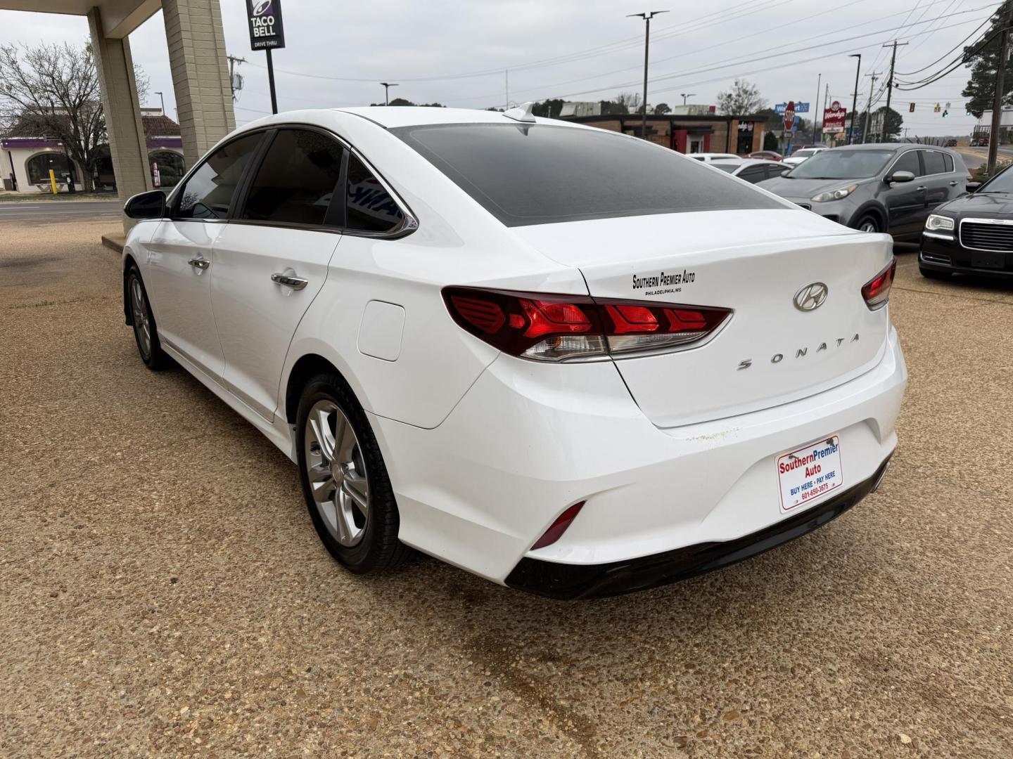 2019 WHITE HYUNDAI SONATA SEL (5NPE34AF1KH) , located at 922 W. Beacon St., Philadelphia, MS, 39350, (601) 650-3675, 32.770447, -89.127151 - Photo#3