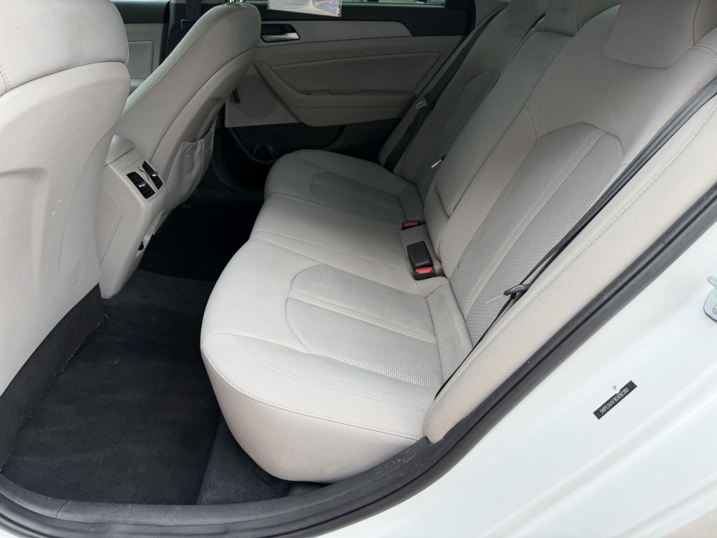 2019 WHITE HYUNDAI SONATA SEL (5NPE34AF1KH) , located at 922 W. Beacon St., Philadelphia, MS, 39350, (601) 650-3675, 32.770447, -89.127151 - Photo#12