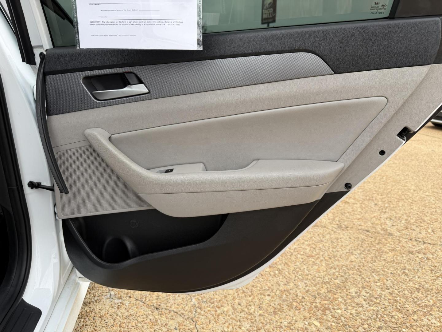 2019 WHITE HYUNDAI SONATA SEL (5NPE34AF1KH) , located at 922 W. Beacon St., Philadelphia, MS, 39350, (601) 650-3675, 32.770447, -89.127151 - Photo#14