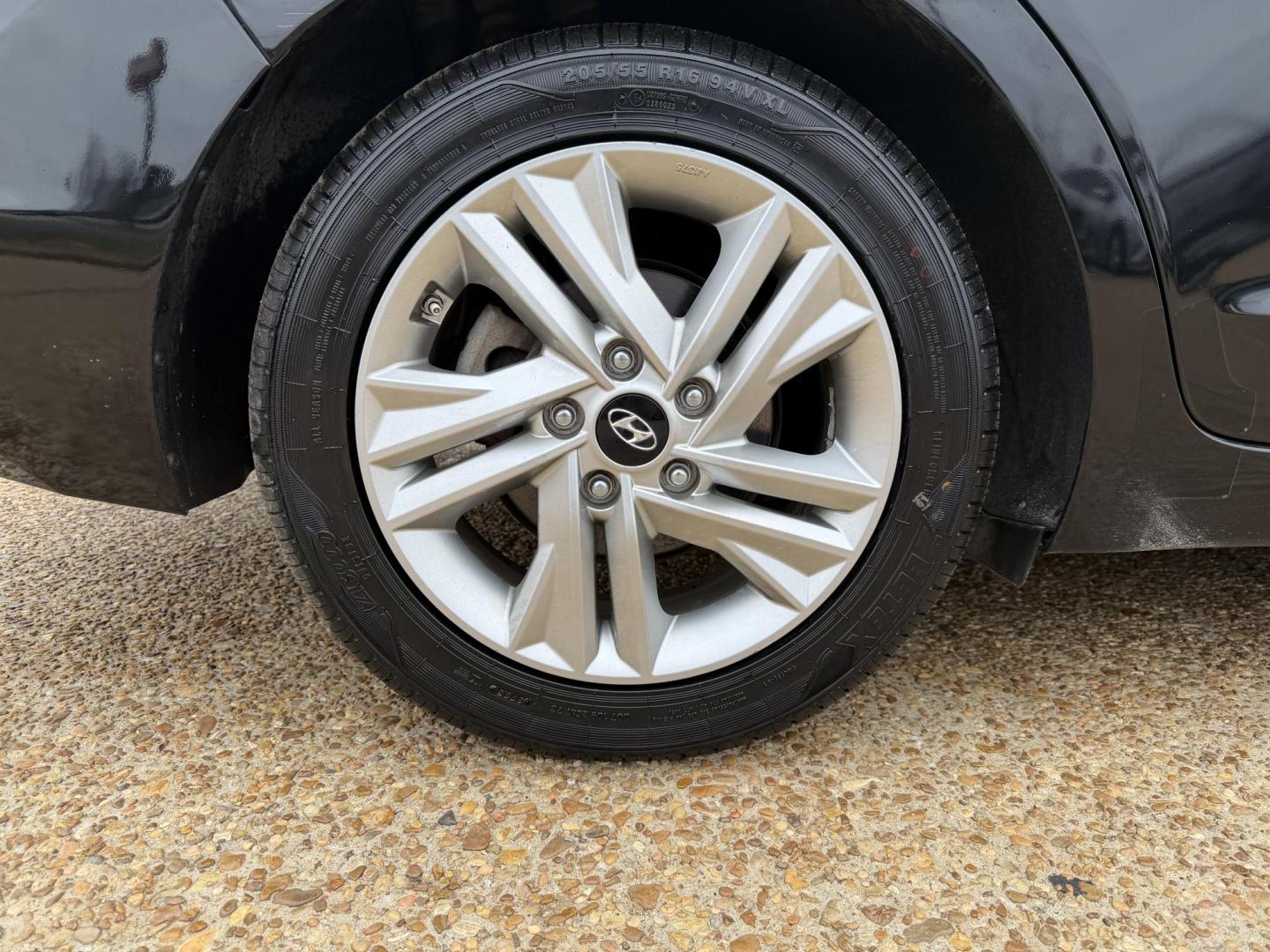 2020 BLACK HYUNDAI ELANTRA SEL (5NPD84LF7LH) , located at 922 W. Beacon St., Philadelphia, MS, 39350, (601) 650-3675, 32.770447, -89.127151 - Photo#7