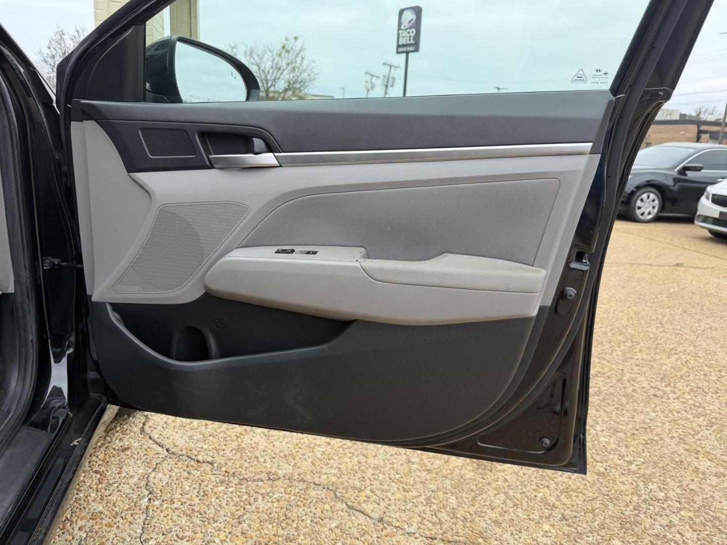 2020 BLACK HYUNDAI ELANTRA SEL (5NPD84LF7LH) , located at 922 W. Beacon St., Philadelphia, MS, 39350, (601) 650-3675, 32.770447, -89.127151 - Photo#10