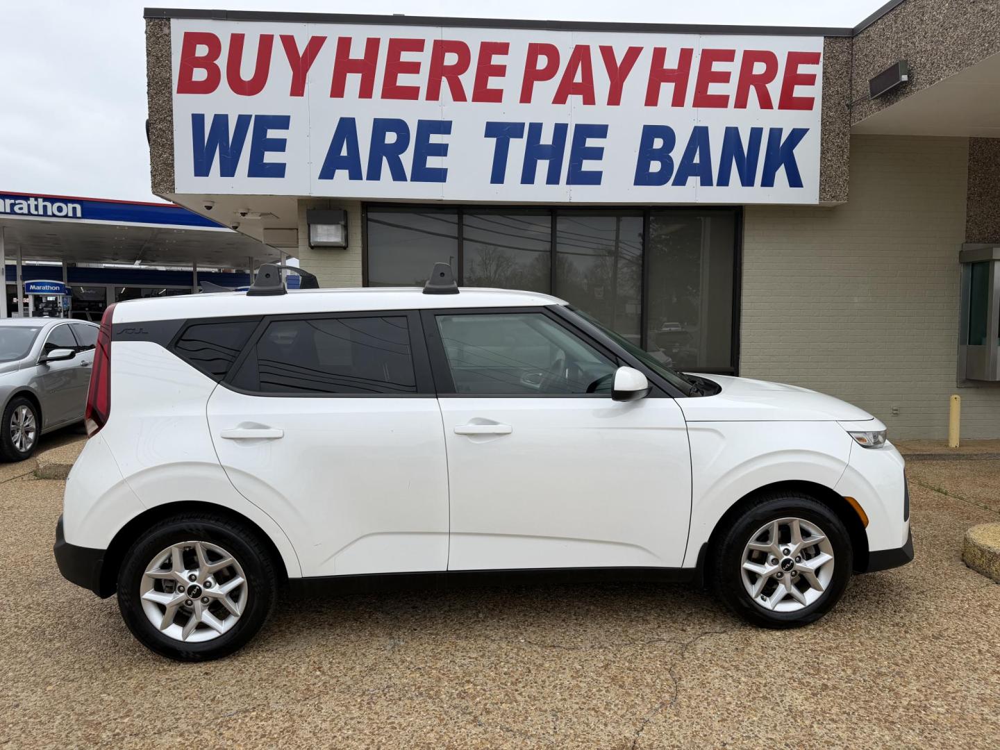 2022 WHITE KIA SOUL LX (KNDJ23AU7N7) , located at 922 W. Beacon St., Philadelphia, MS, 39350, (601) 650-3675, 32.770447, -89.127151 - Photo#6