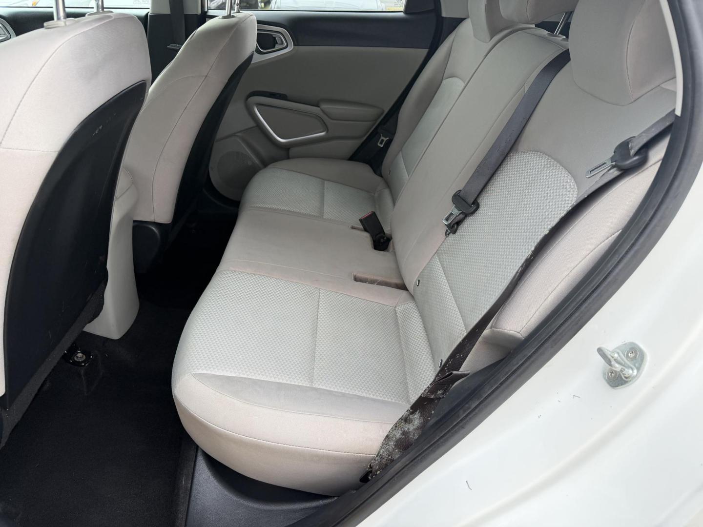 2022 WHITE KIA SOUL LX (KNDJ23AU7N7) , located at 922 W. Beacon St., Philadelphia, MS, 39350, (601) 650-3675, 32.770447, -89.127151 - Photo#13