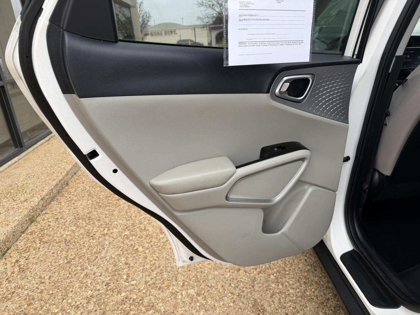 2022 WHITE KIA SOUL LX (KNDJ23AU7N7) , located at 922 W. Beacon St., Philadelphia, MS, 39350, (601) 650-3675, 32.770447, -89.127151 - Photo#12