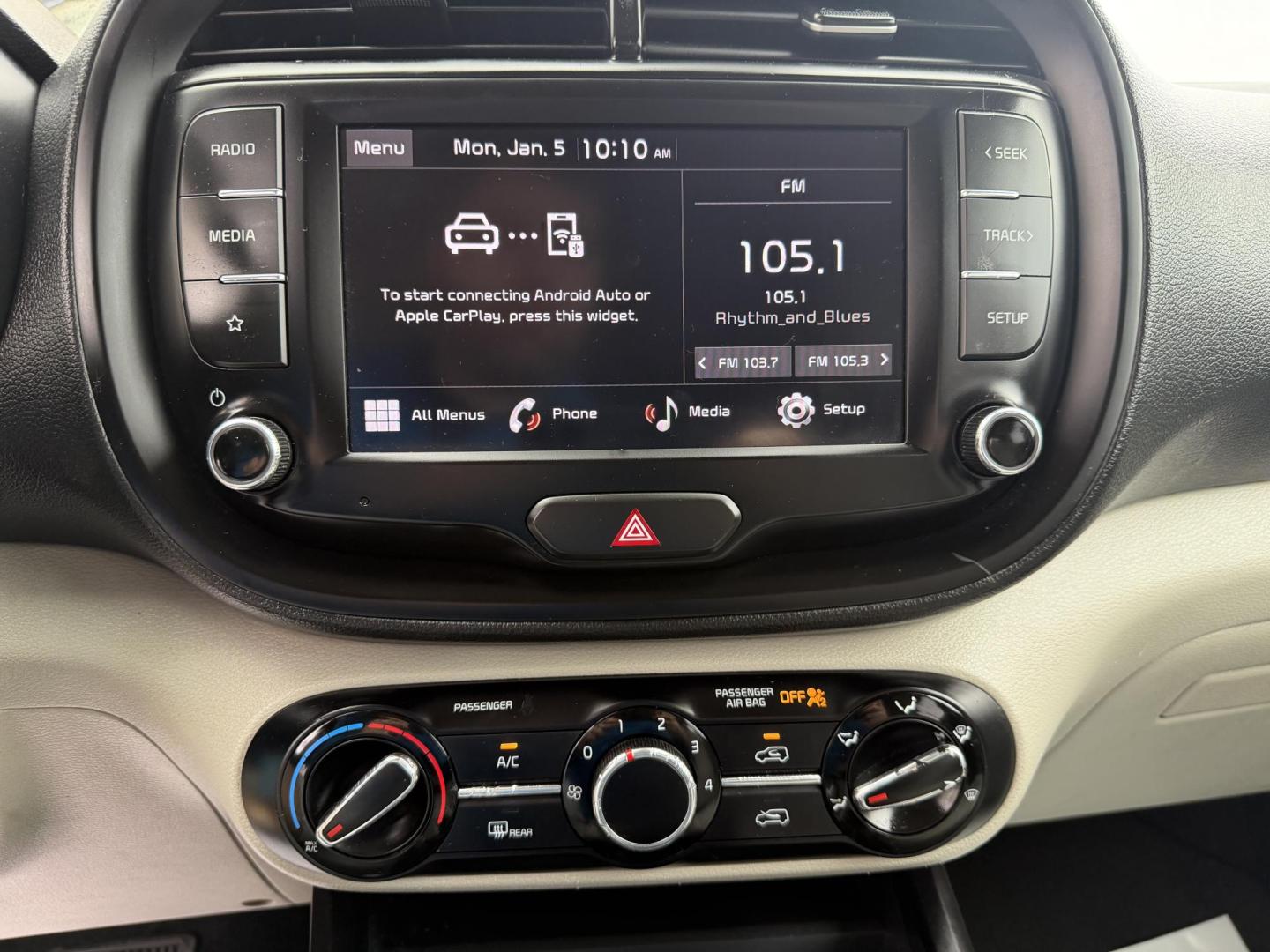 2022 WHITE KIA SOUL LX (KNDJ23AU7N7) , located at 922 W. Beacon St., Philadelphia, MS, 39350, (601) 650-3675, 32.770447, -89.127151 - Photo#17